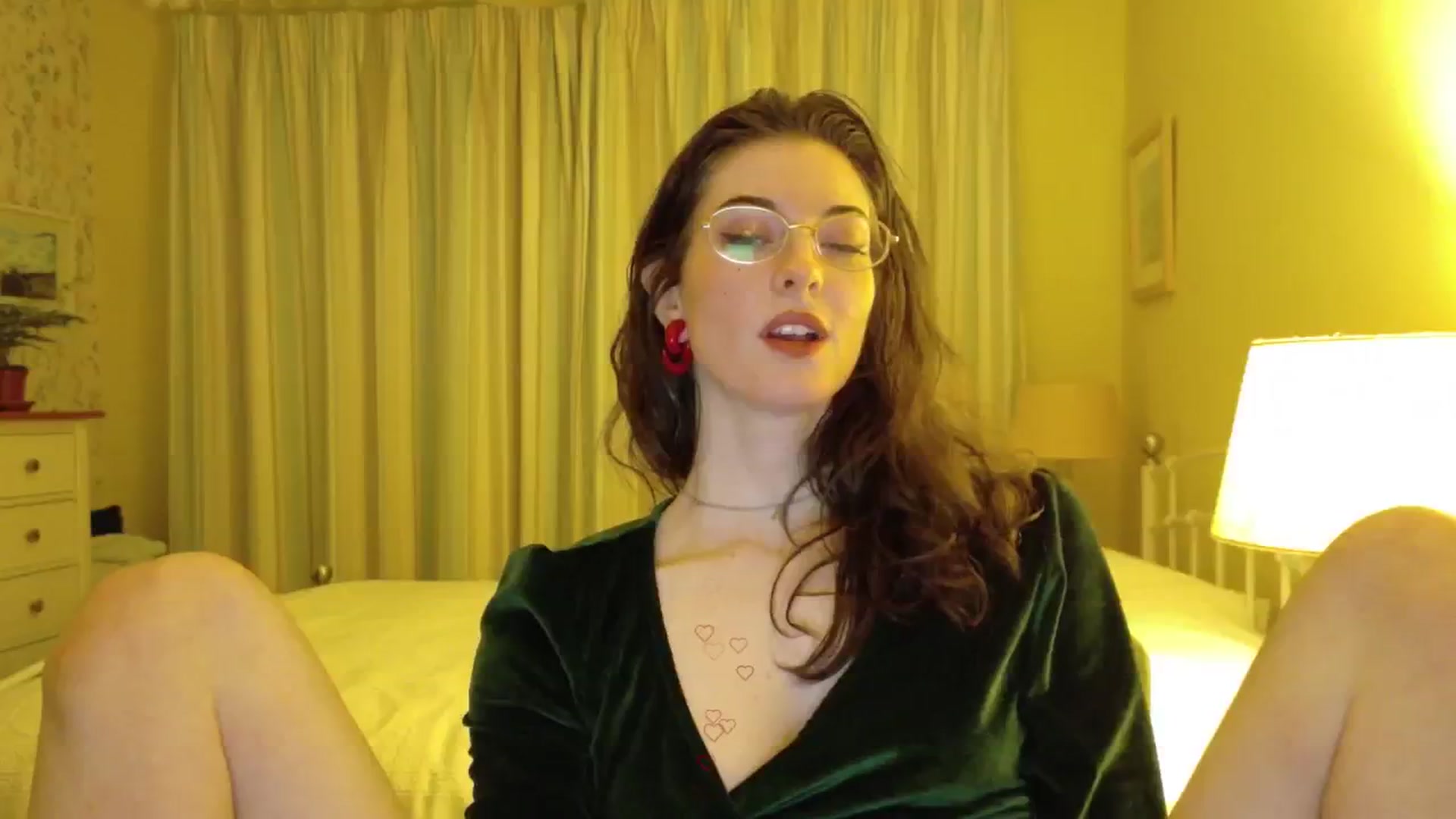 Gallery image thumbnail from sylksiren's myfreecams stream on, 05/15/2025, 24:01 image 7 of 20