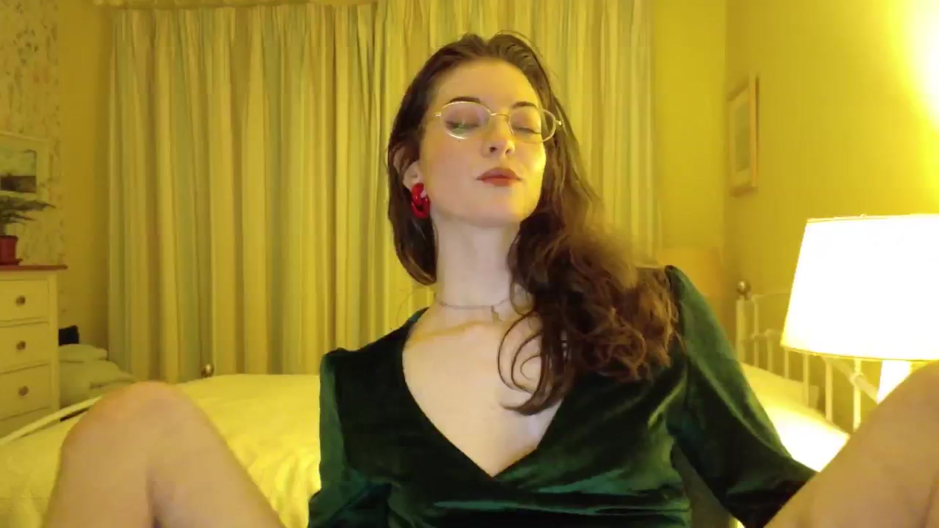 Gallery image thumbnail from sylksiren's myfreecams stream on, 05/15/2025, 24:01 image 6 of 20