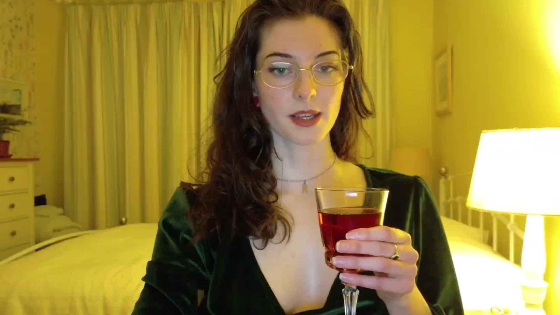 Gallery image thumbnail from sylksiren's myfreecams stream on, 05/15/2025, 24:01 image 18 of 20