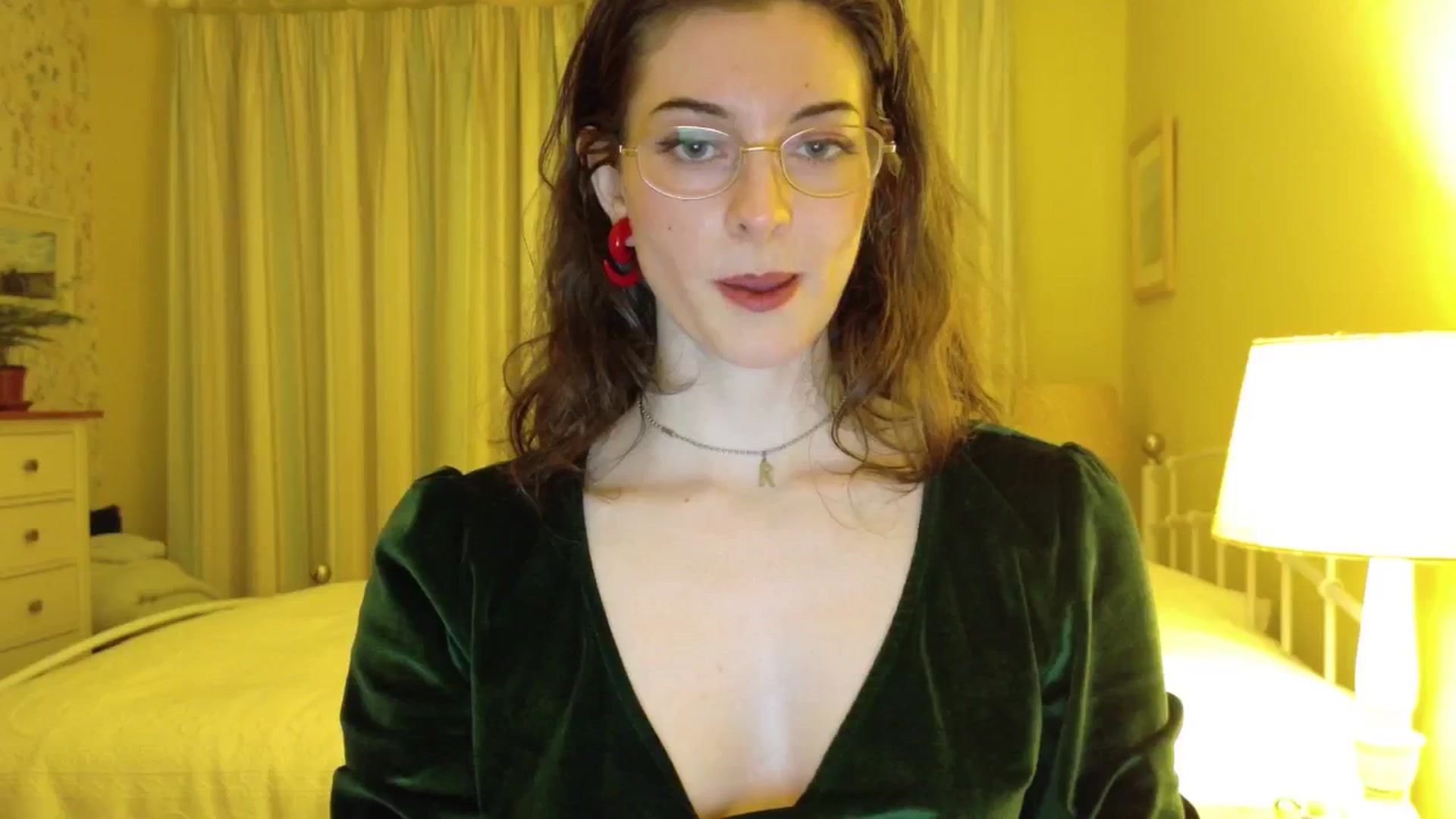 Gallery image thumbnail from sylksiren's myfreecams stream on, 05/15/2025, 24:01 image 15 of 20
