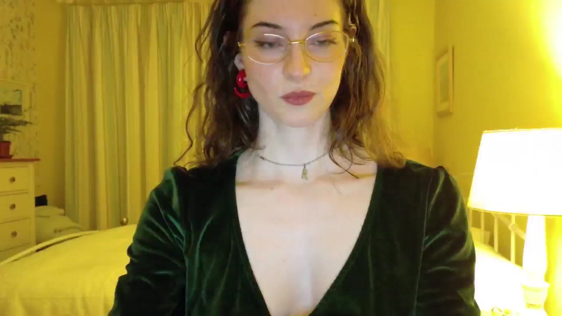 Gallery image thumbnail from sylksiren's myfreecams stream on, 05/15/2025, 24:01 image 12 of 20