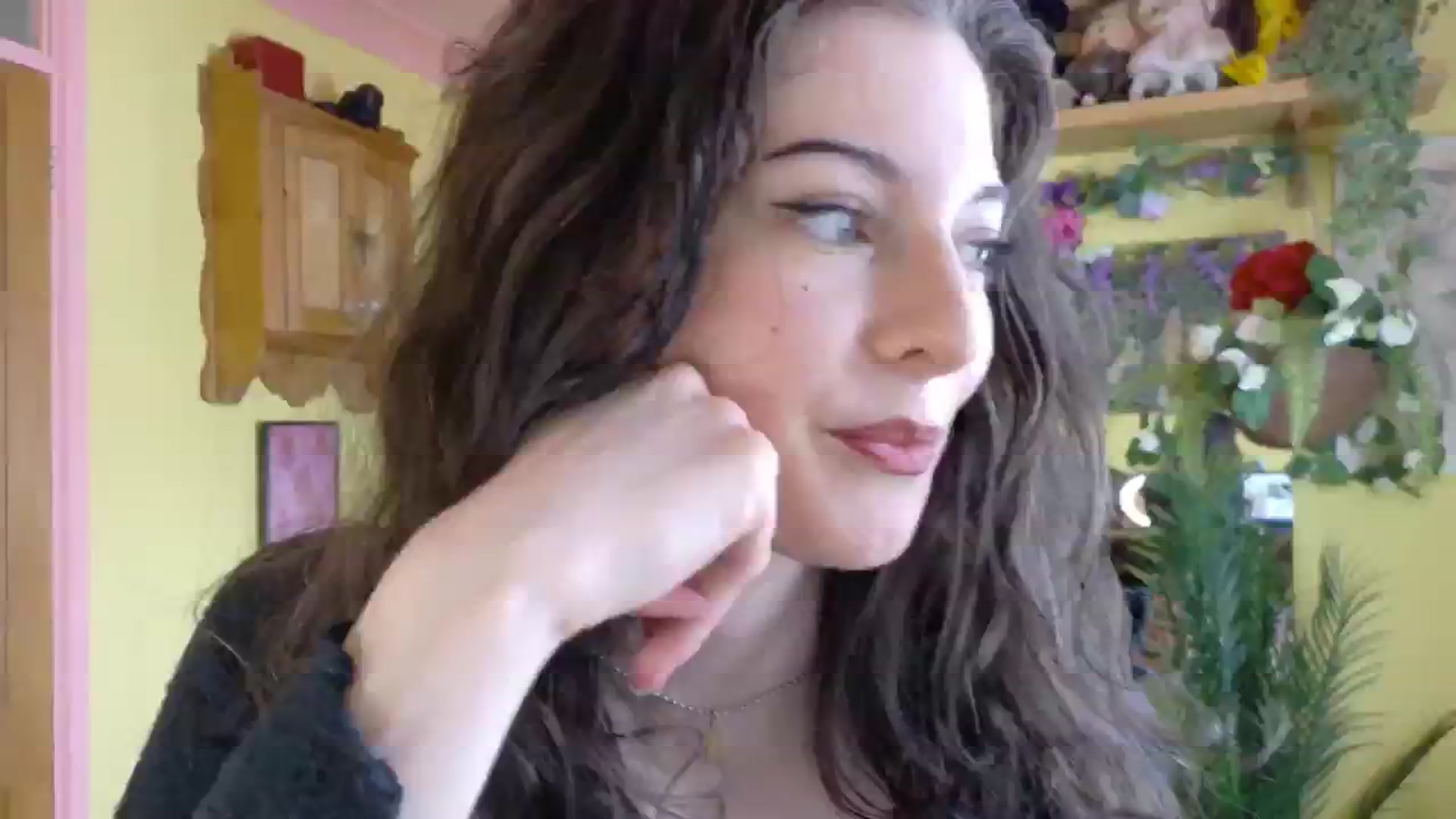 Gallery image thumbnail from sylksiren's myfreecams stream on, 05/20/2025, 13:35 image 12 of 20