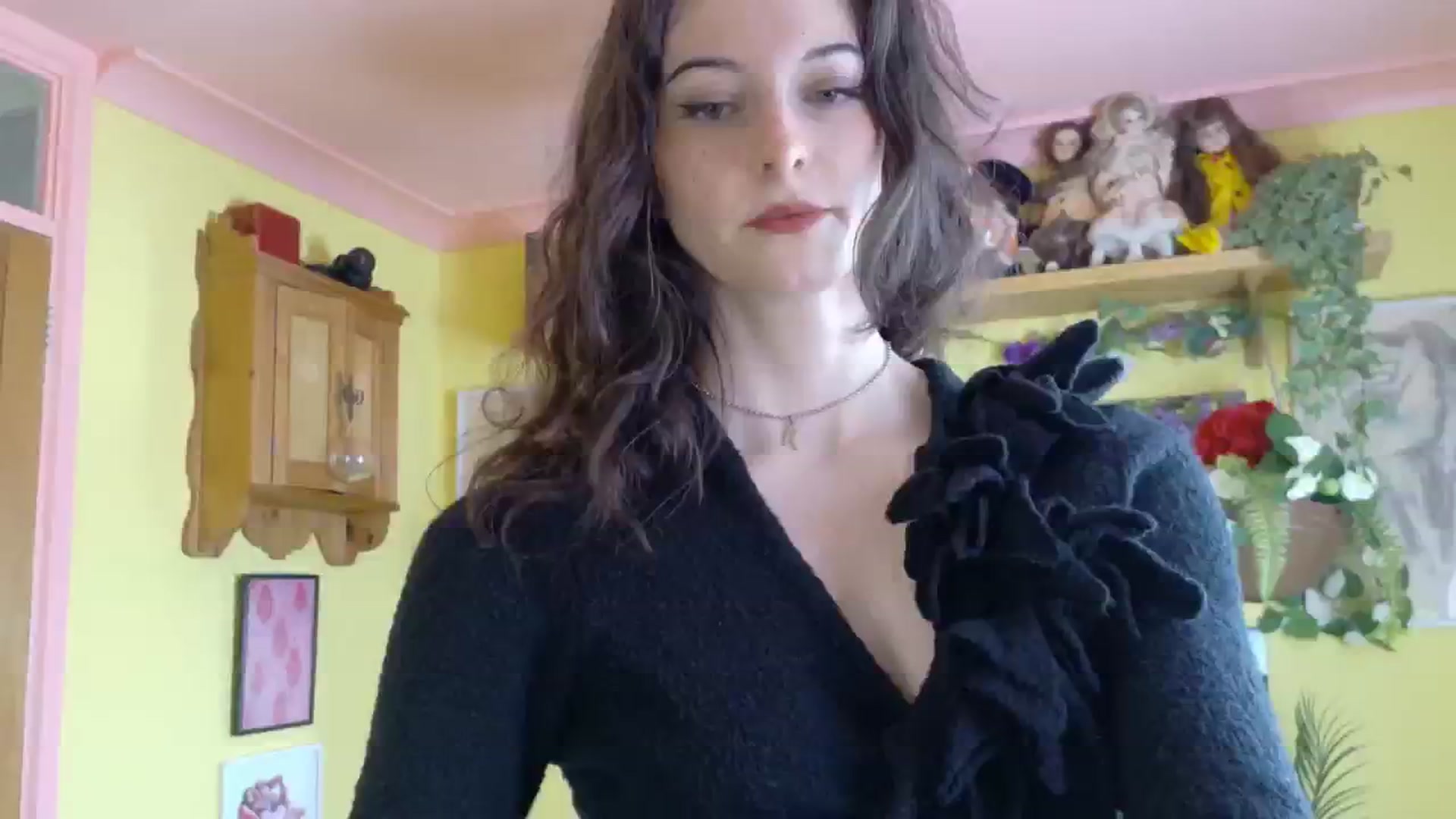 Gallery image thumbnail from sylksiren's myfreecams stream on, 05/20/2025, 13:35 image 17 of 20