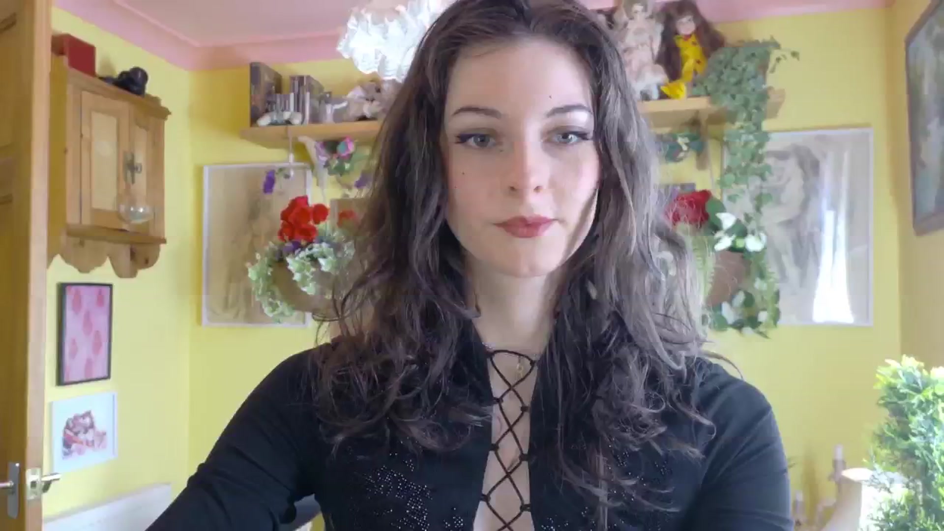 Gallery image thumbnail from sylksiren's myfreecams stream on, 05/21/2025, 14:08 image 1 of 20