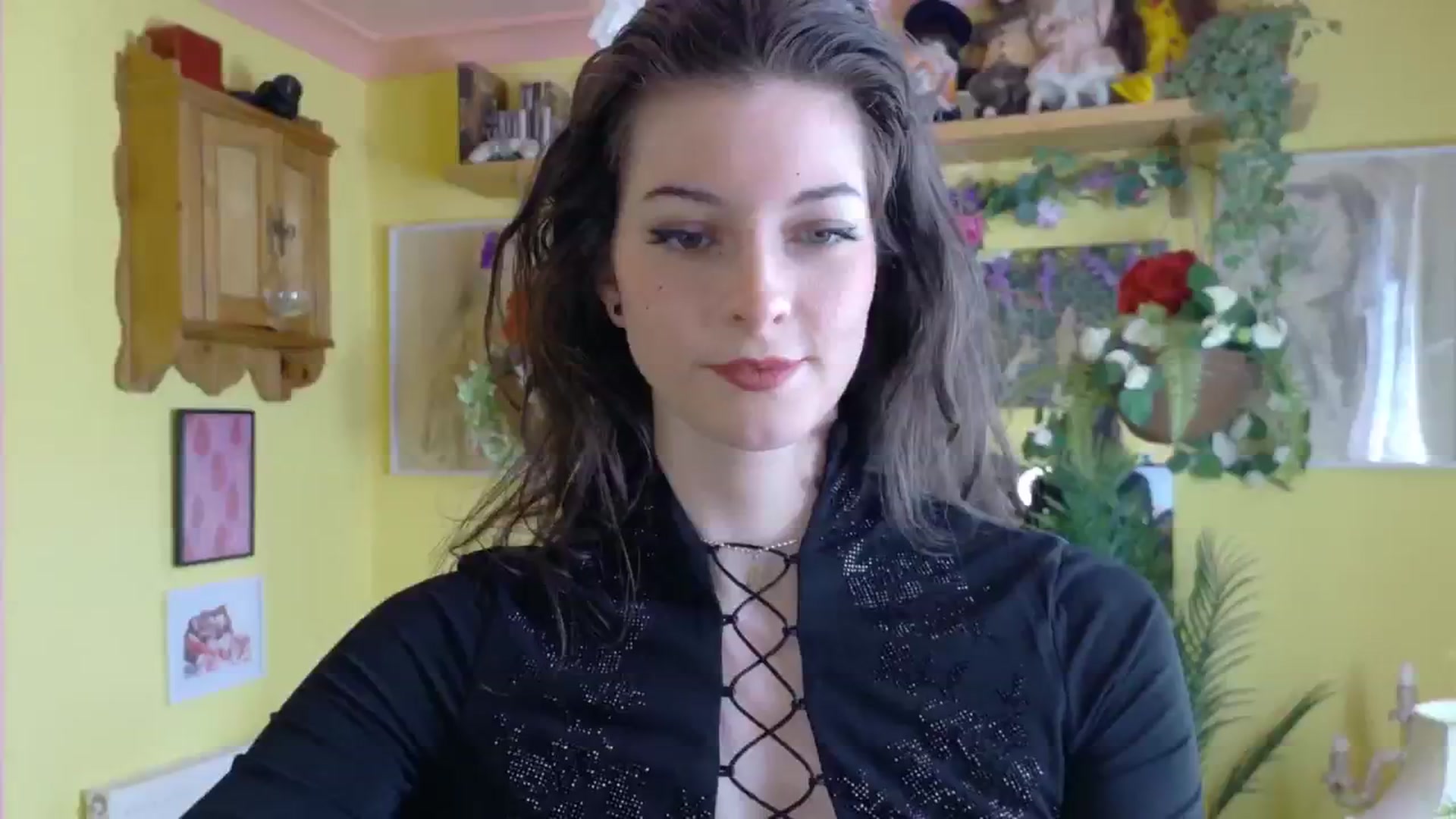 Gallery image thumbnail from sylksiren's myfreecams stream on, 05/21/2025, 14:08 image 14 of 20
