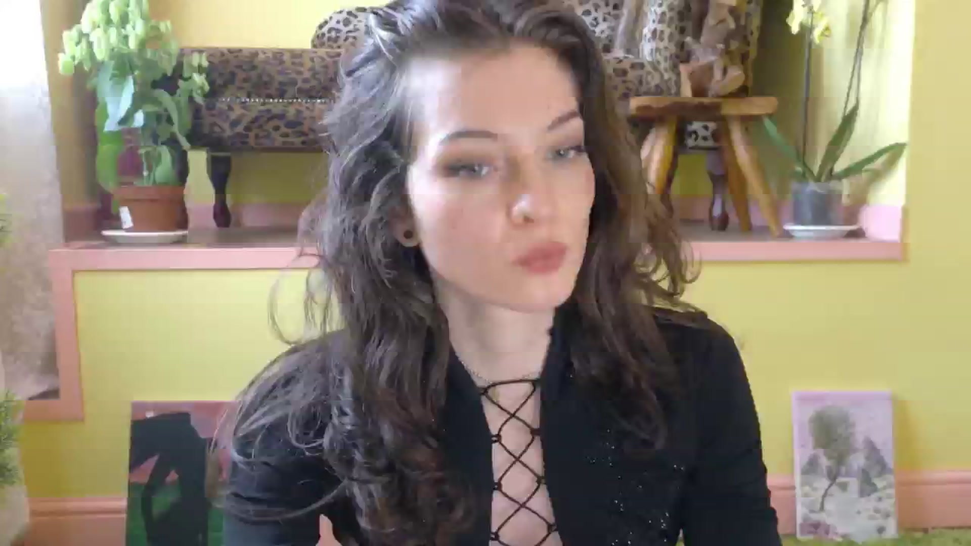 Gallery image thumbnail from sylksiren's myfreecams stream on, 05/21/2025, 16:08 image 8 of 20