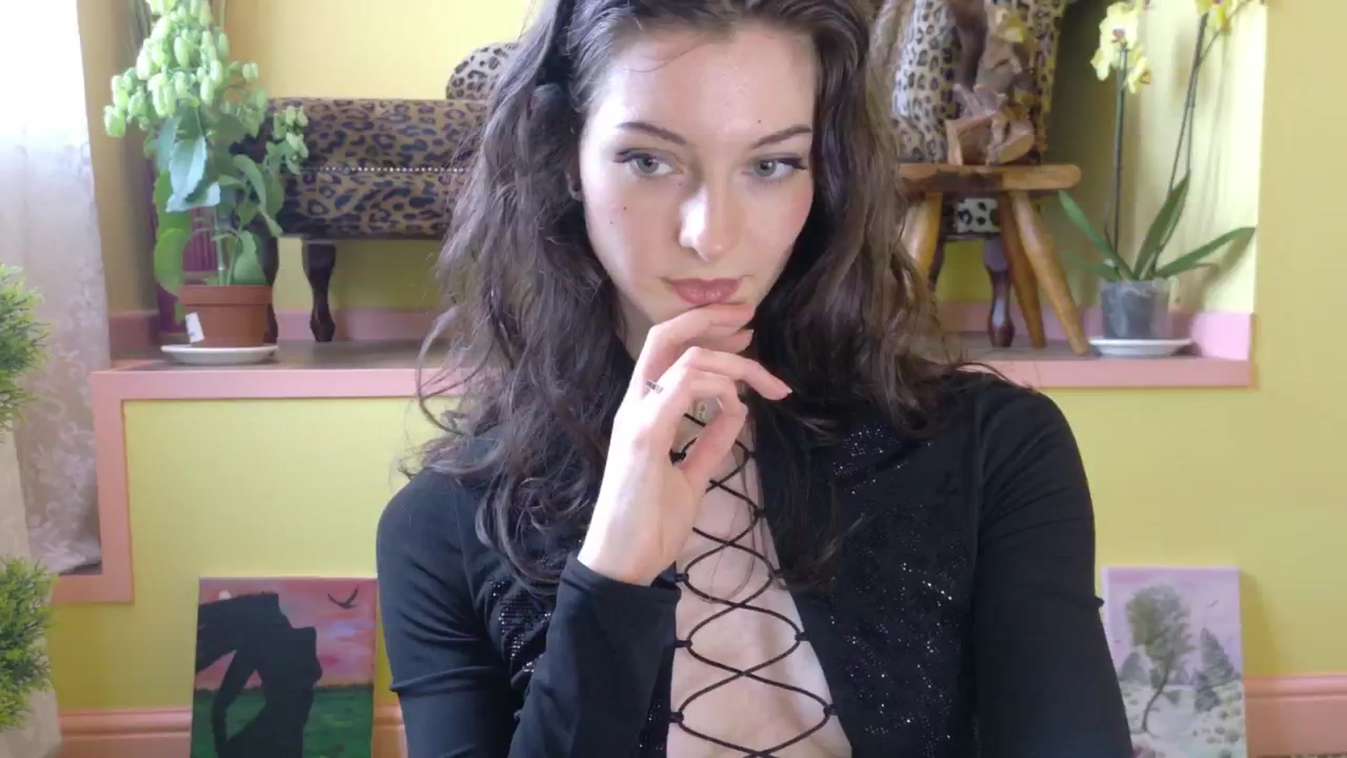 Gallery image thumbnail from sylksiren's myfreecams stream on, 05/21/2025, 16:08 image 19 of 20