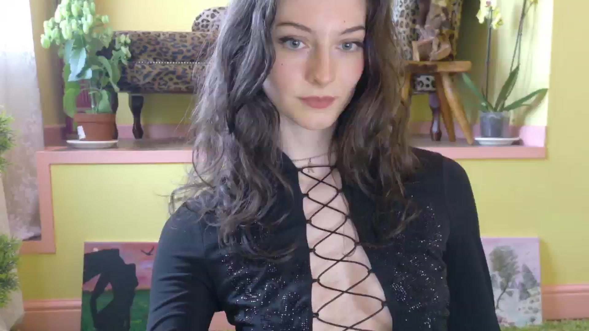 Gallery image thumbnail from sylksiren's myfreecams stream on, 05/21/2025, 16:08 image 17 of 20
