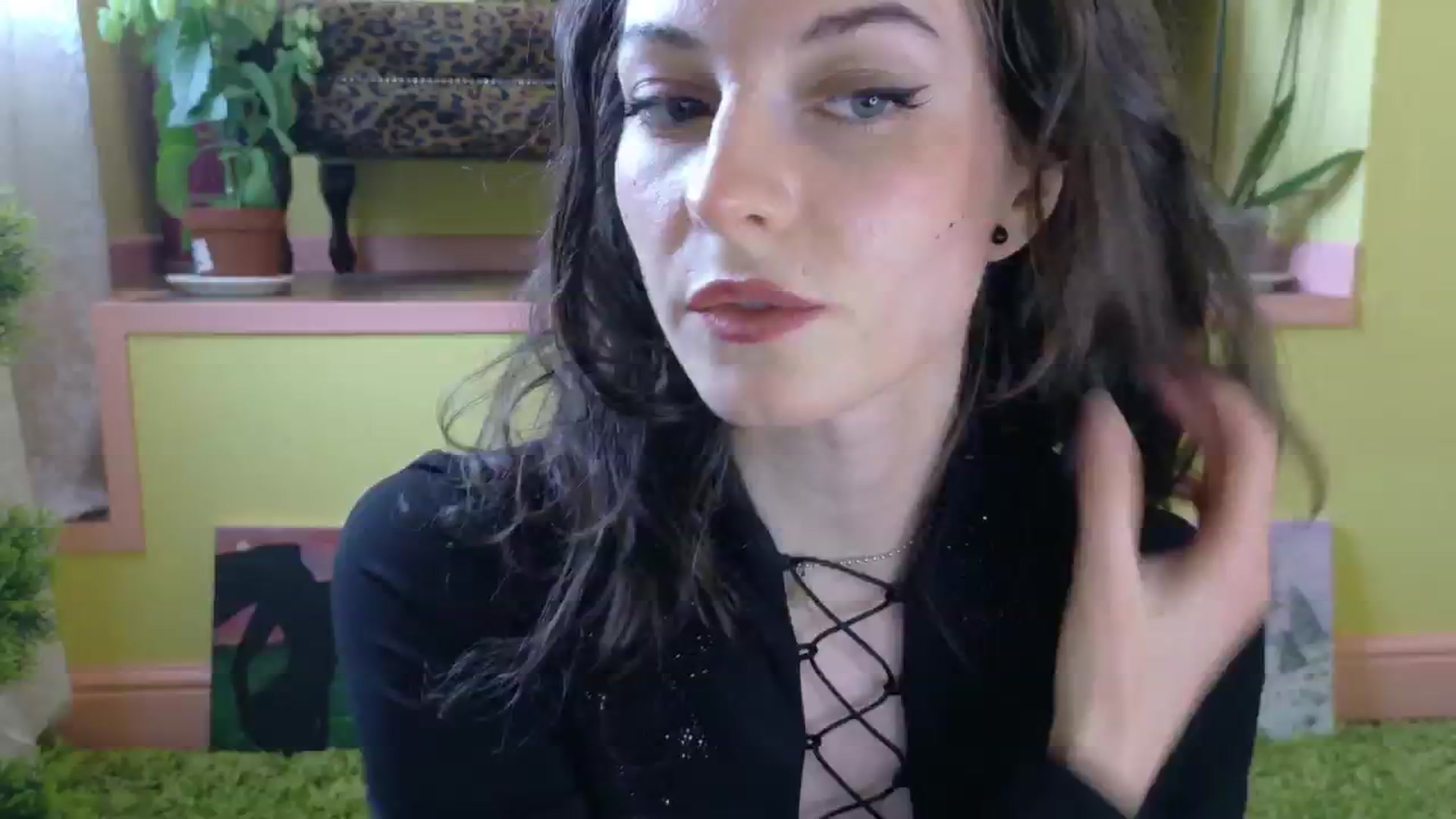 Gallery image thumbnail from sylksiren's myfreecams stream on, 05/21/2025, 16:08 image 1 of 20