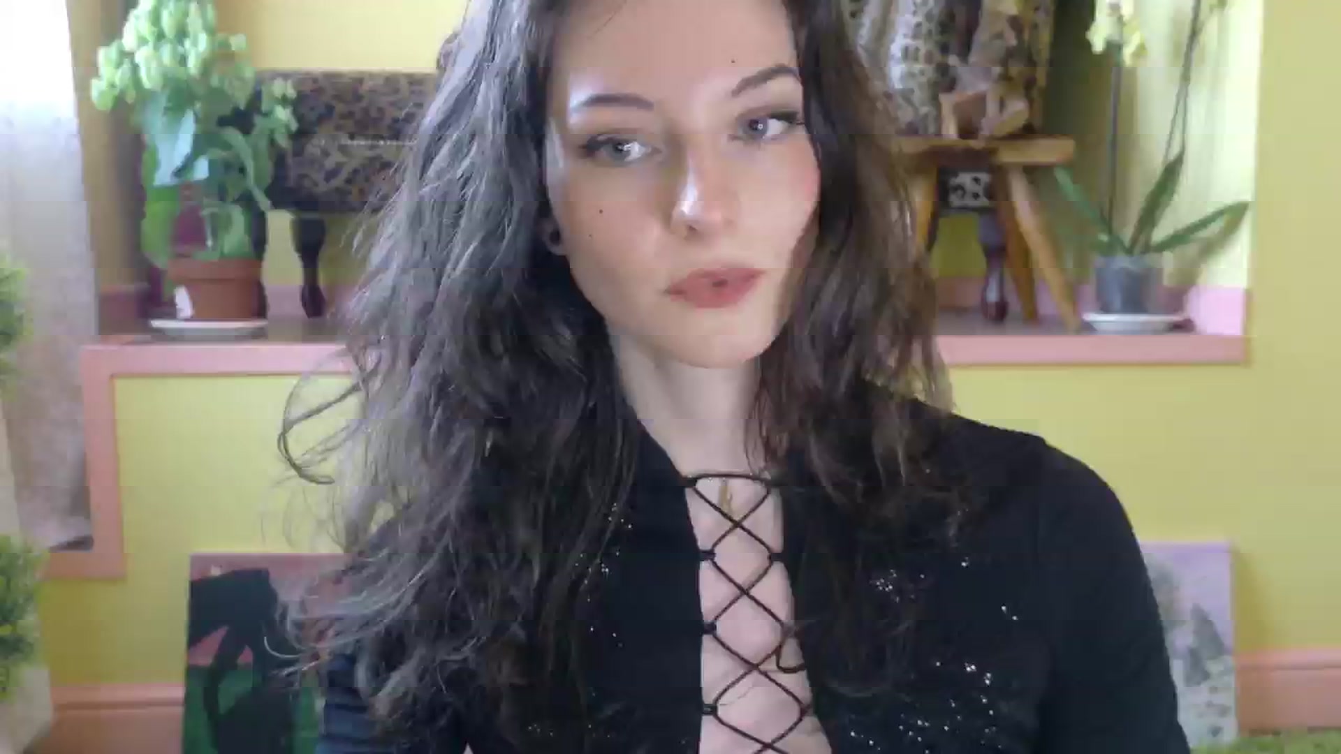 Gallery image thumbnail from sylksiren's myfreecams stream on, 05/21/2025, 16:08 image 14 of 20