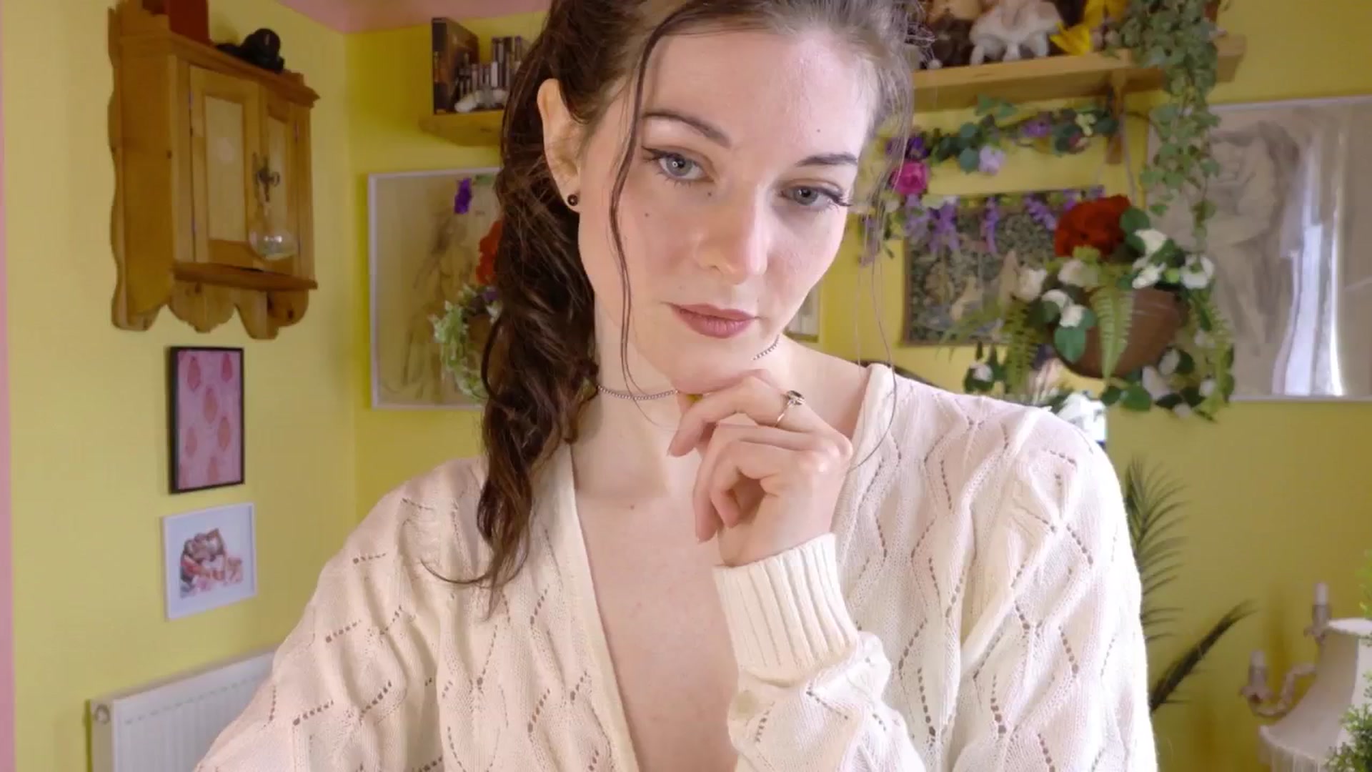 Gallery image thumbnail from sylksiren's myfreecams stream on, 05/26/2025, 15:16 image 16 of 20