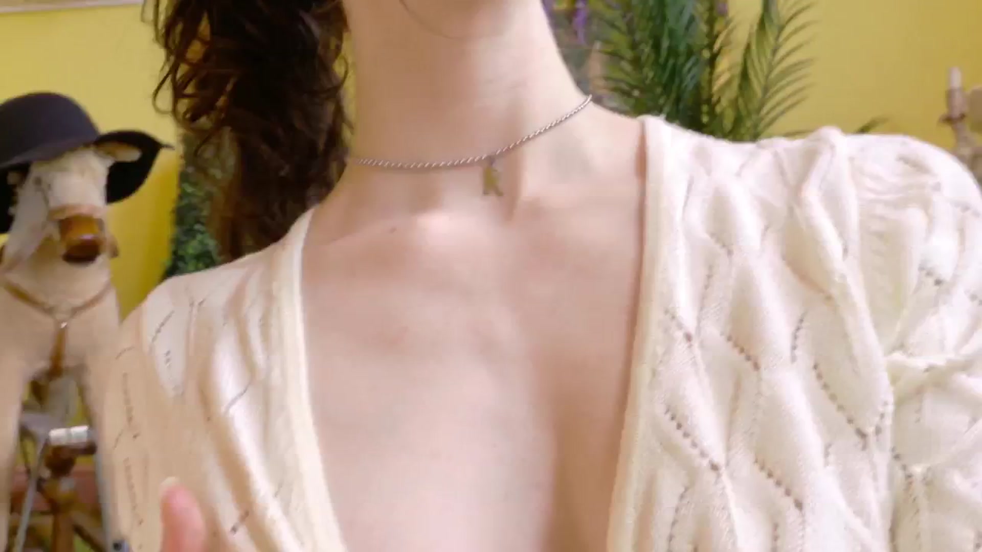 Gallery image thumbnail from sylksiren's myfreecams stream on, 05/26/2025, 15:16 image 8 of 20