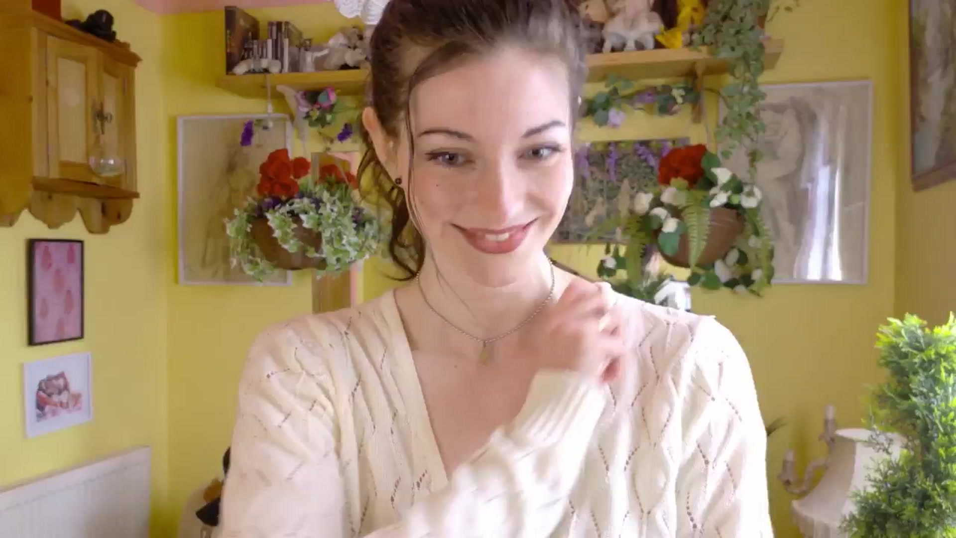 Gallery image thumbnail from sylksiren's myfreecams stream on, 05/26/2025, 15:16 image 4 of 20
