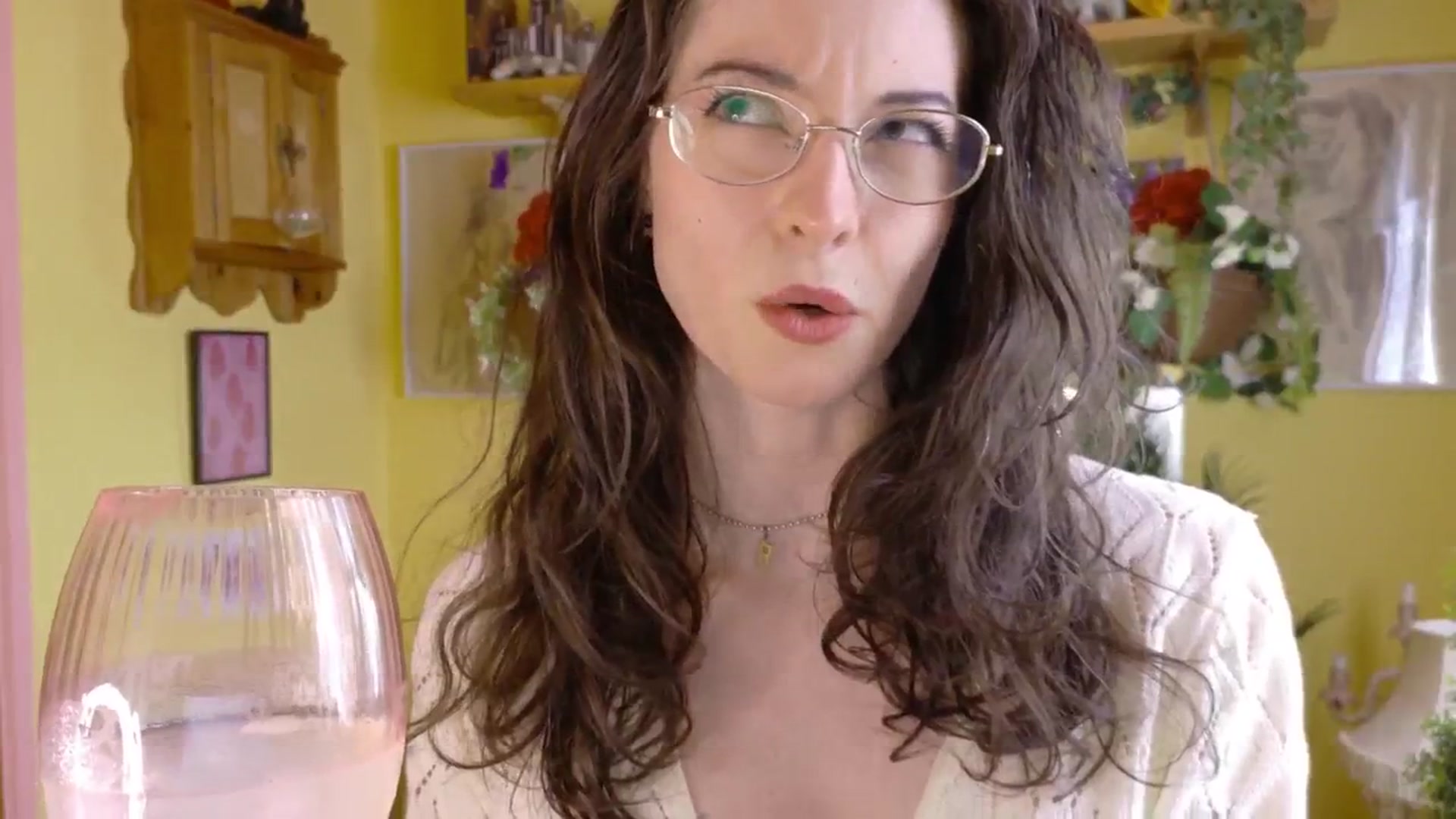 Gallery image thumbnail from sylksiren's myfreecams stream on, 05/26/2025, 16:55 image 11 of 20