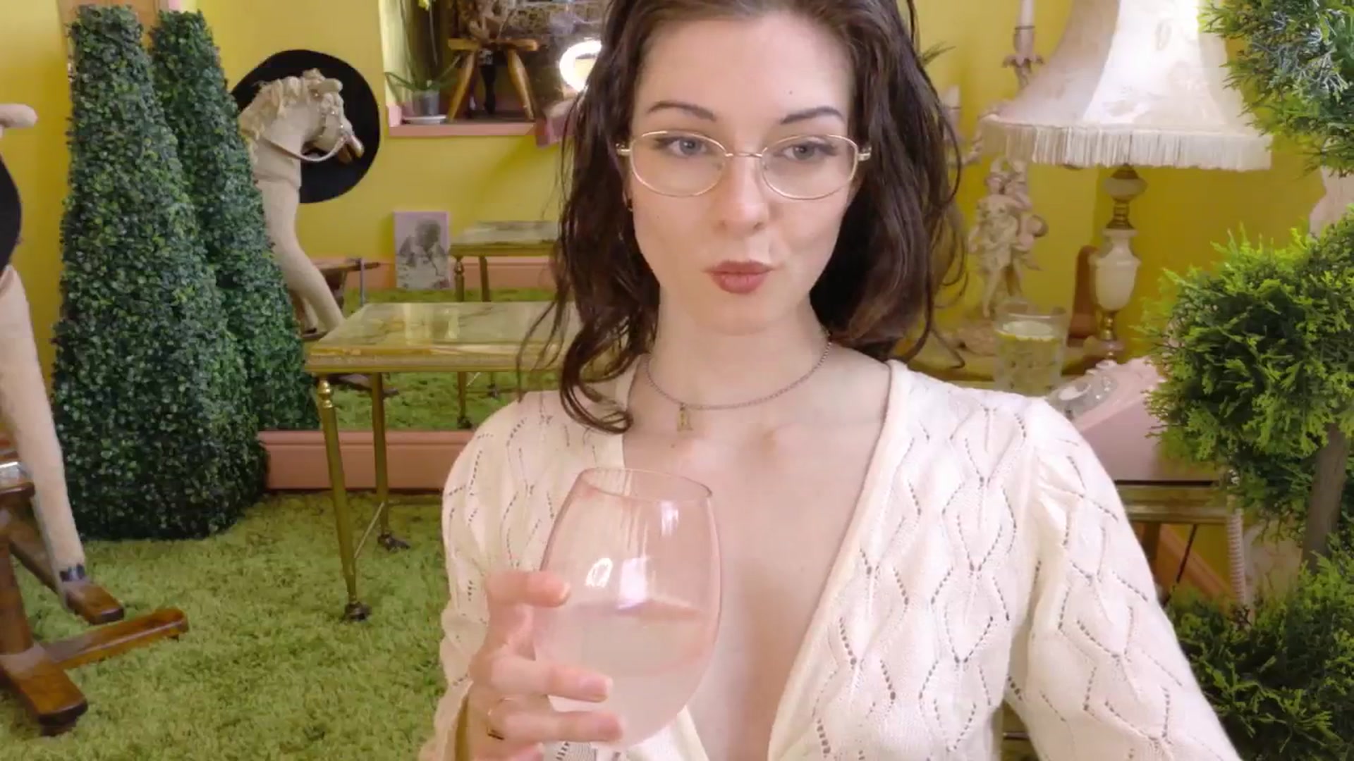 Gallery image thumbnail from sylksiren's myfreecams stream on, 05/26/2025, 16:55 image 17 of 20