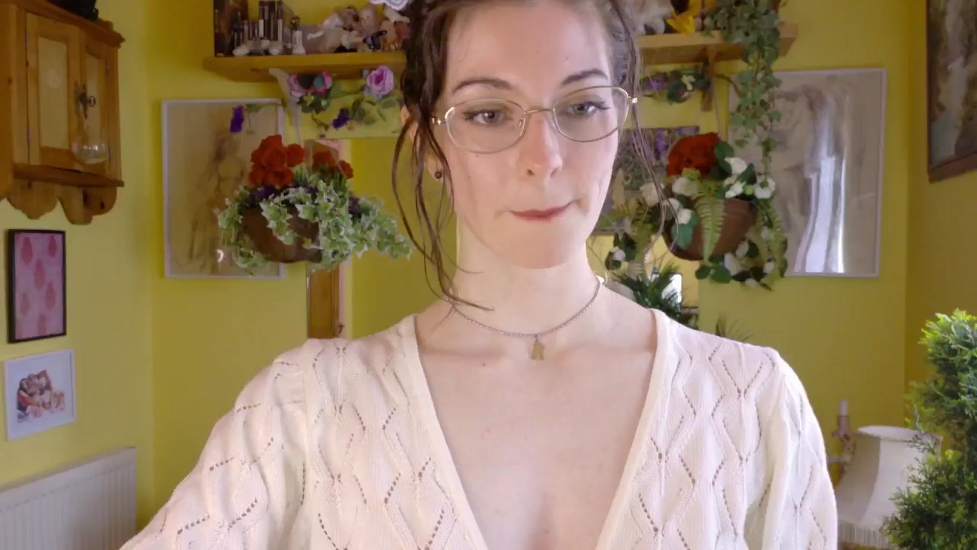 Gallery image thumbnail from sylksiren's myfreecams stream on, 05/26/2025, 18:24 image 12 of 20