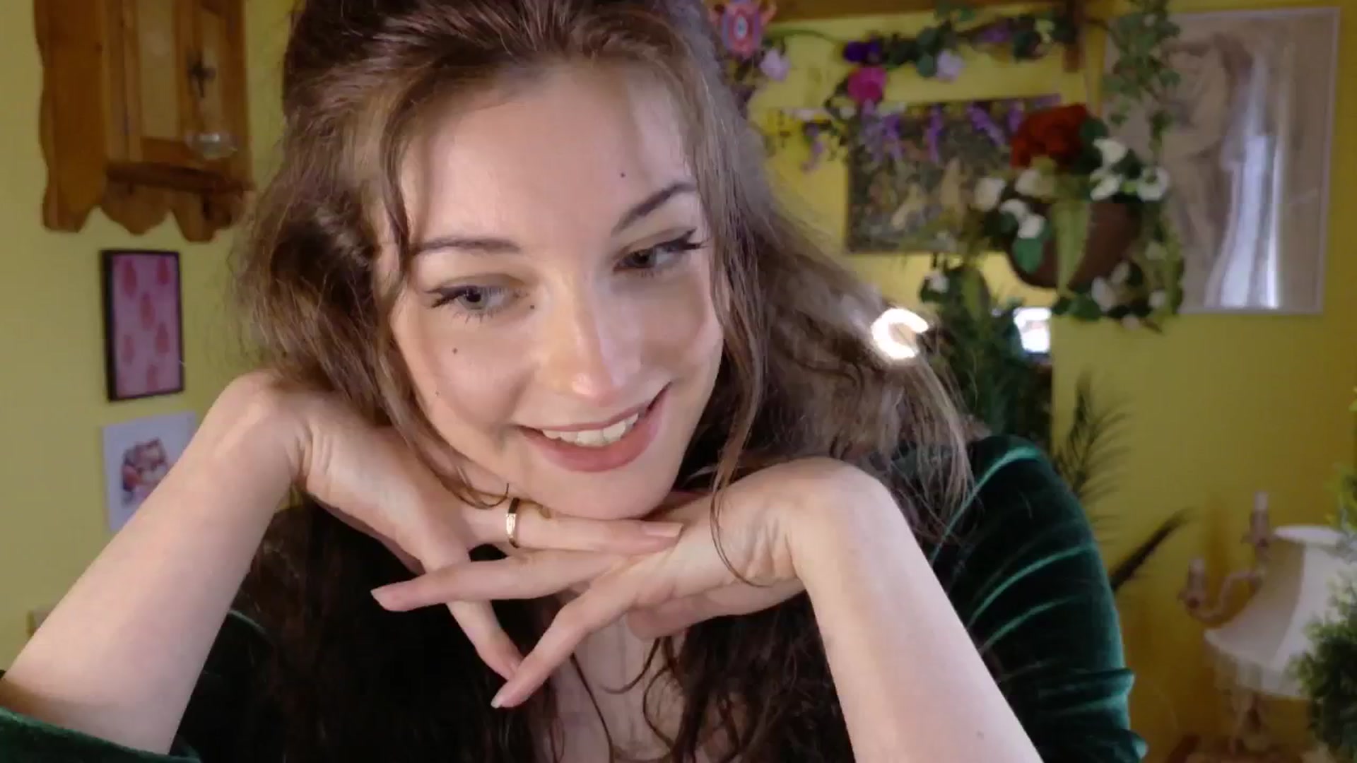 Gallery image thumbnail from sylksiren's myfreecams stream on, 05/27/2025, 14:11 image 17 of 20