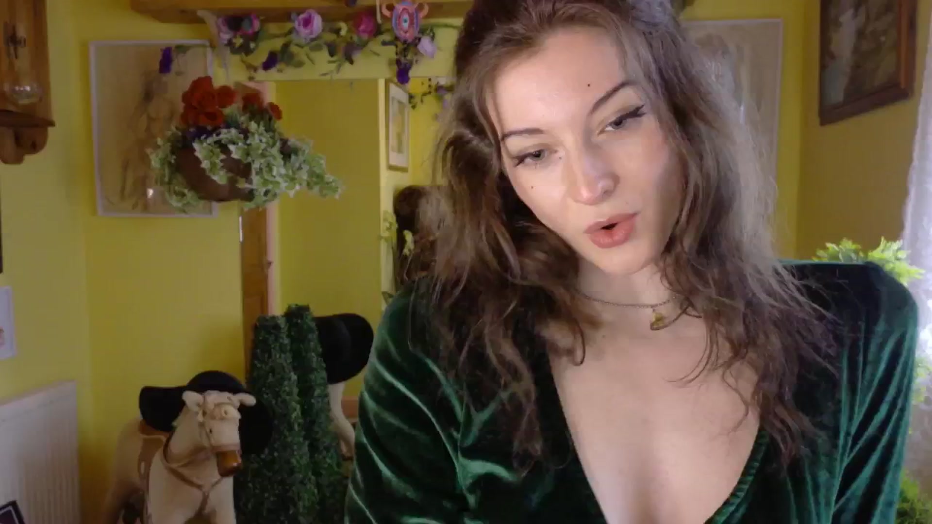 Gallery image thumbnail from sylksiren's myfreecams stream on, 05/27/2025, 14:40 image 17 of 20