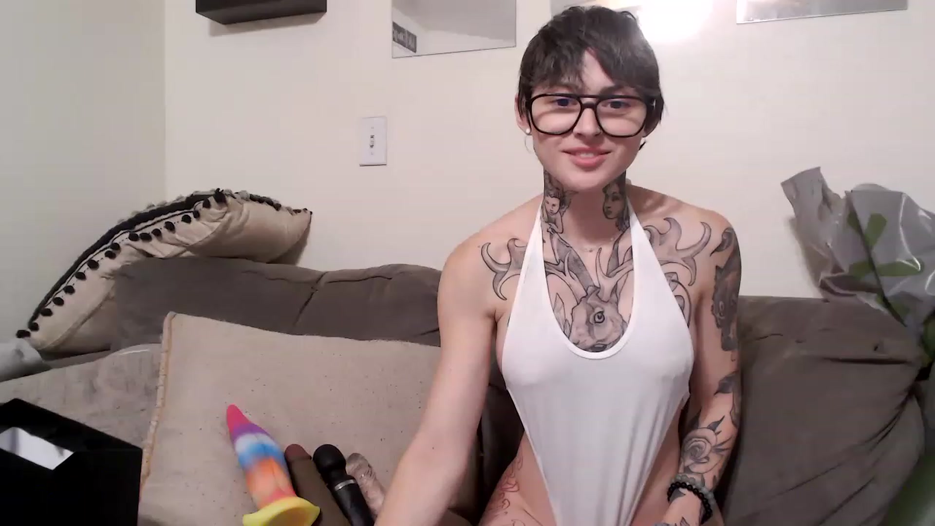 Gallery image thumbnail from t_rawwxo's myfreecams stream on, 11/16/2022, 08:33 image 4 of 20