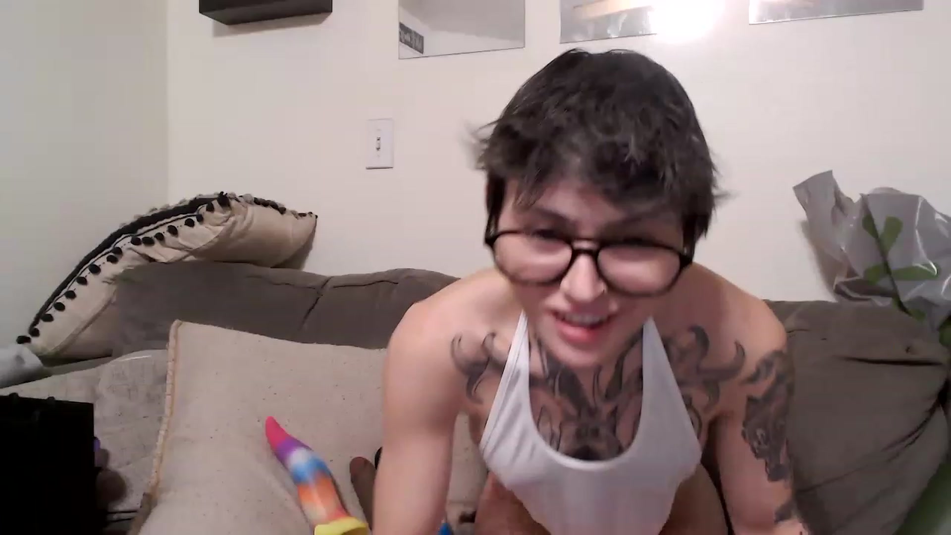 Gallery image thumbnail from t_rawwxo's myfreecams stream on, 11/16/2022, 08:33 image 14 of 20