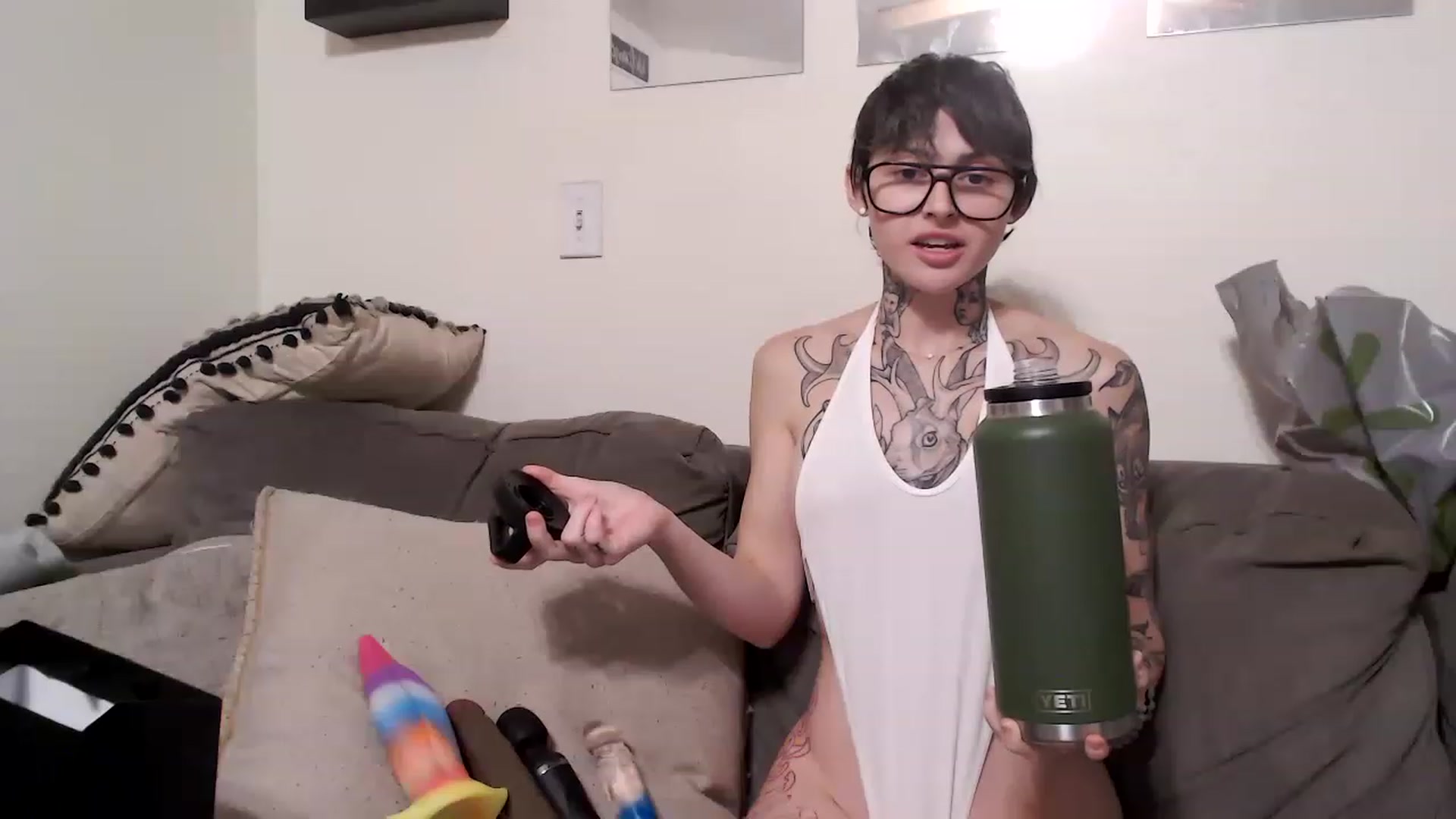 Gallery image thumbnail from t_rawwxo's myfreecams stream on, 11/16/2022, 08:33 image 5 of 20