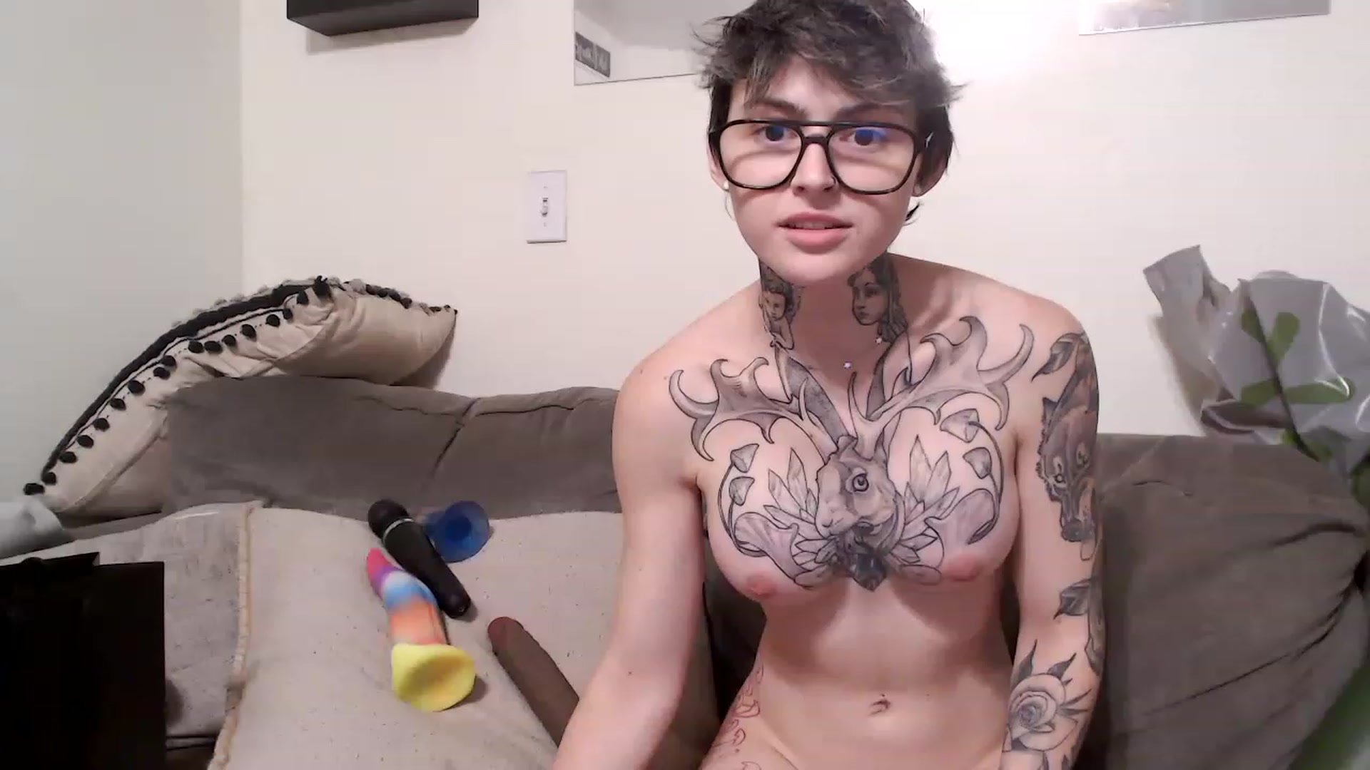 Gallery image thumbnail from t_rawwxo's myfreecams stream on, 11/16/2022, 08:33 image 19 of 20