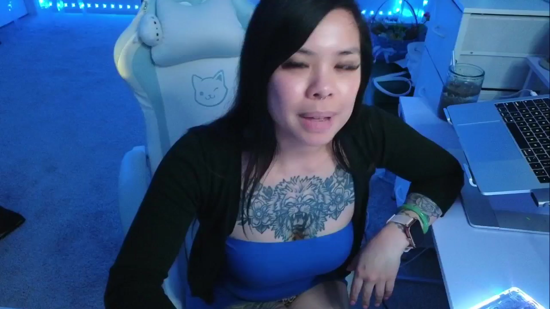 Gallery image thumbnail from tapatio's myfreecams stream on, 04/17/2026, 06:44 image 19 of 20