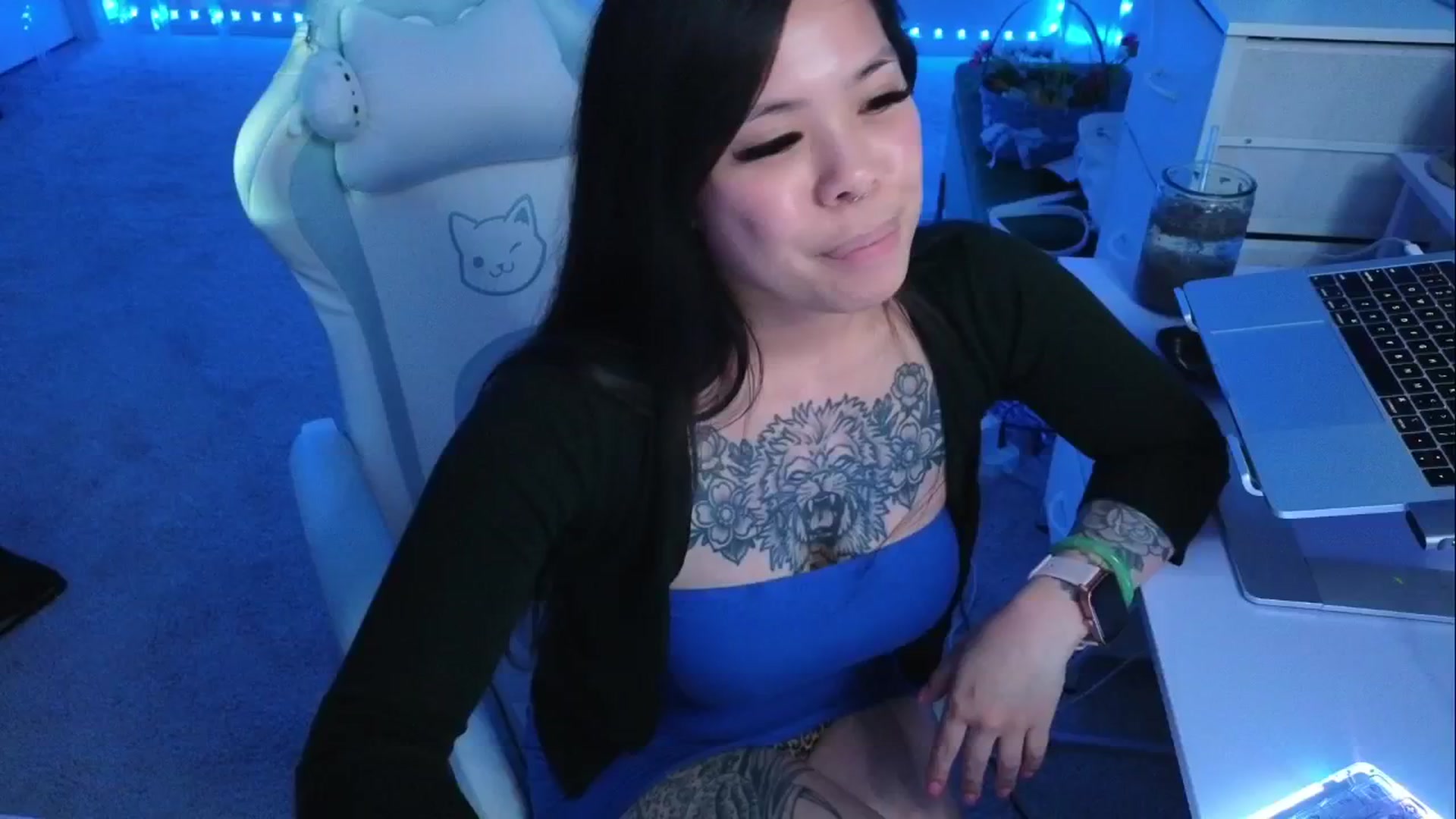 Gallery image thumbnail from tapatio's myfreecams stream on, 04/17/2026, 06:44 image 15 of 20