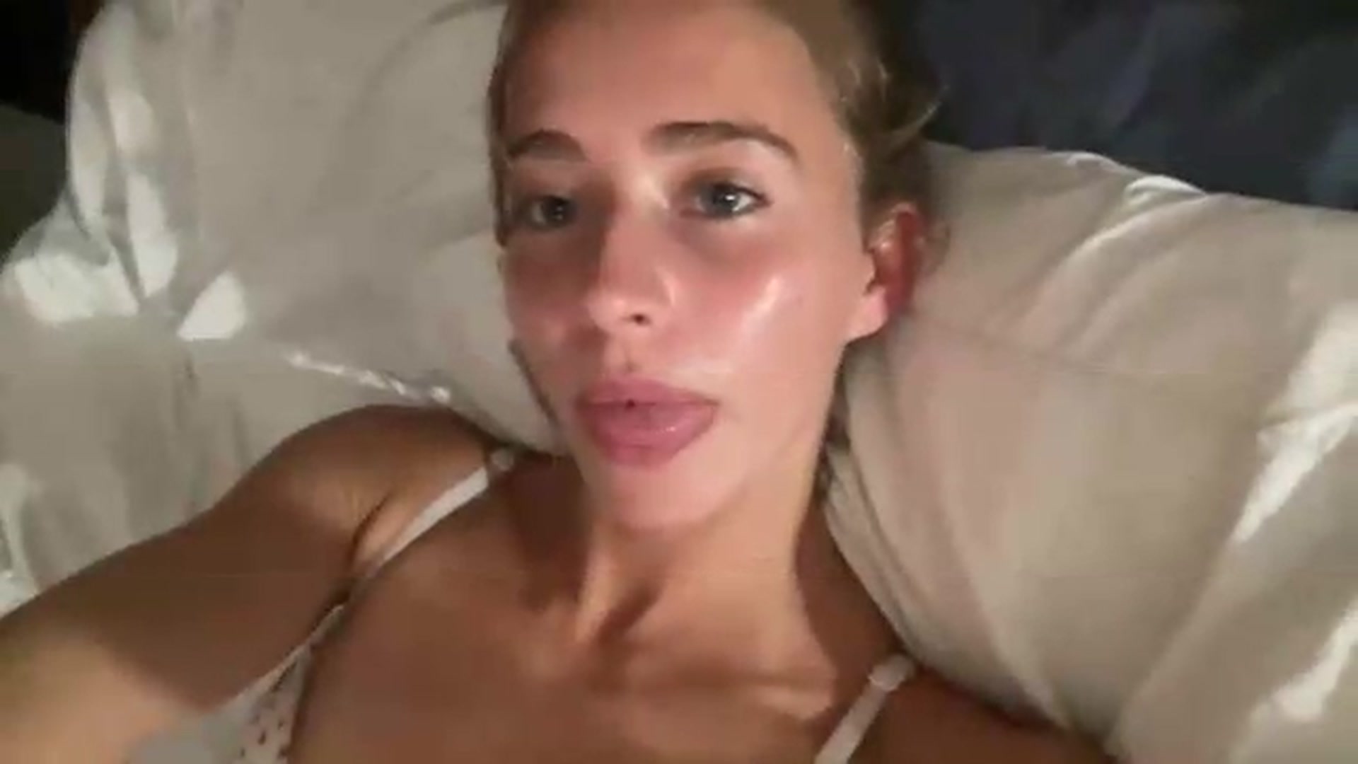 Gallery image thumbnail from tat2princess's myfreecams stream on, 06/22/2026, 05:49 image 18 of 20