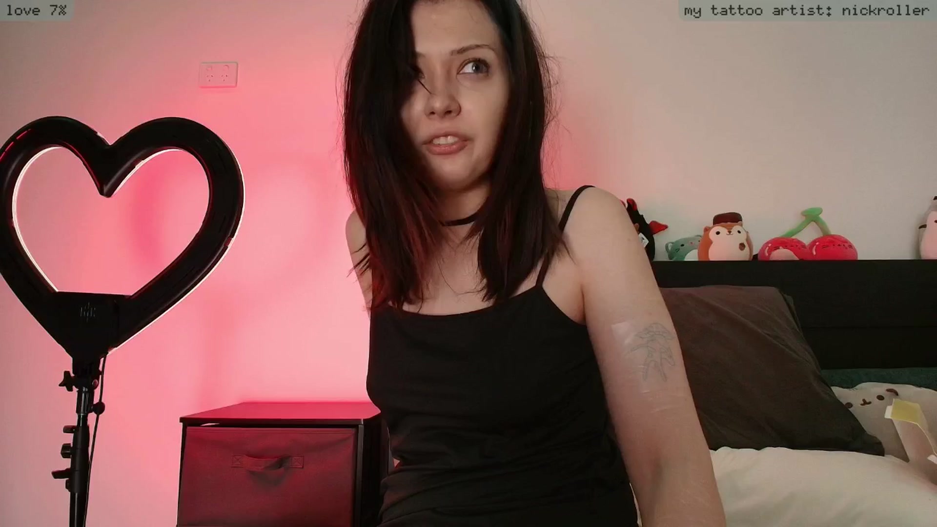 Gallery image thumbnail from tatroom's myfreecams stream on, 03/08/2026, 24:33 image 11 of 20