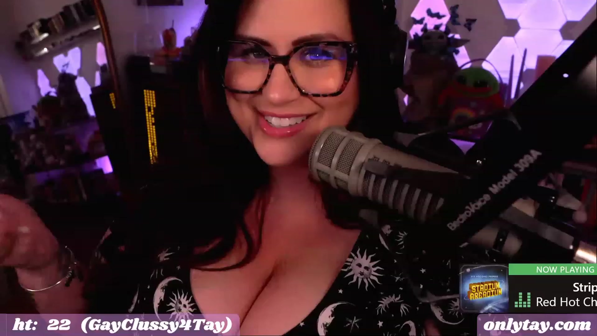 Gallery image thumbnail from taylor's myfreecams stream on, 04/08/2023, 01:45 image 6 of 20