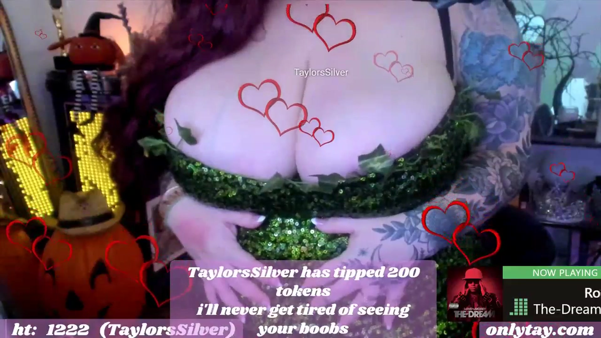 Gallery image thumbnail from taylor's myfreecams stream on, 10/14/2023, 01:49 image 3 of 20