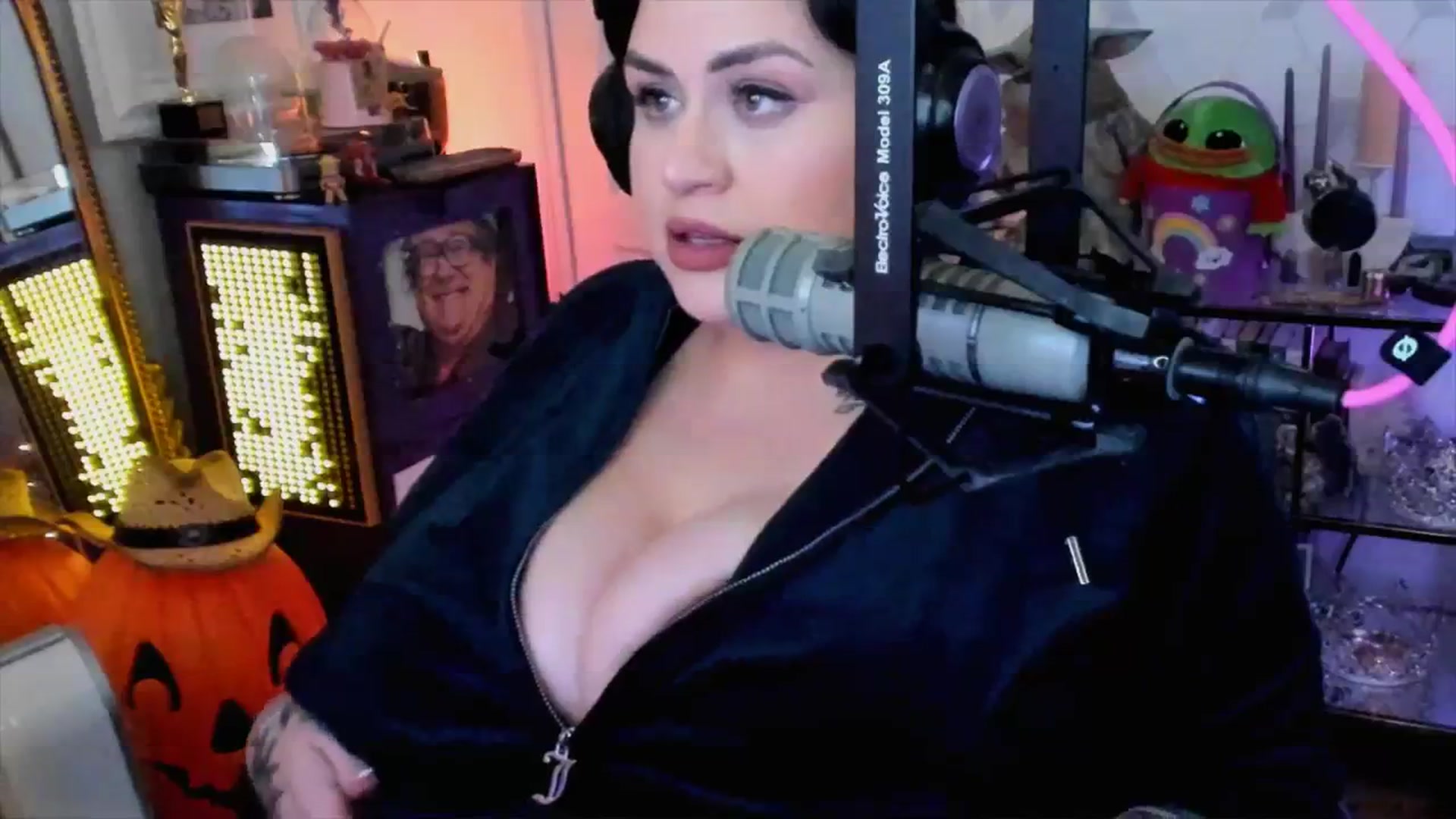 Gallery image thumbnail from taylor's myfreecams stream on, 11/11/2023, 03:46 image 12 of 20