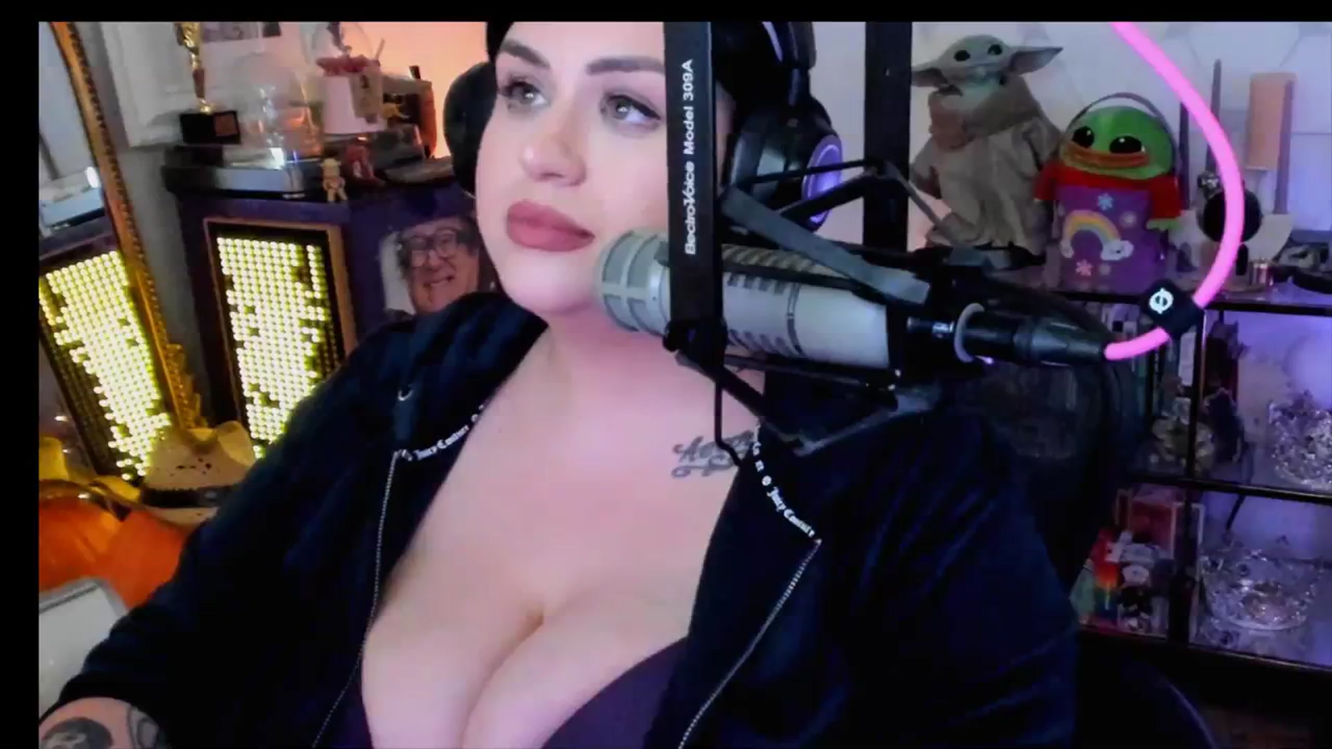 Gallery image thumbnail from taylor's myfreecams stream on, 11/11/2023, 03:46 image 8 of 20