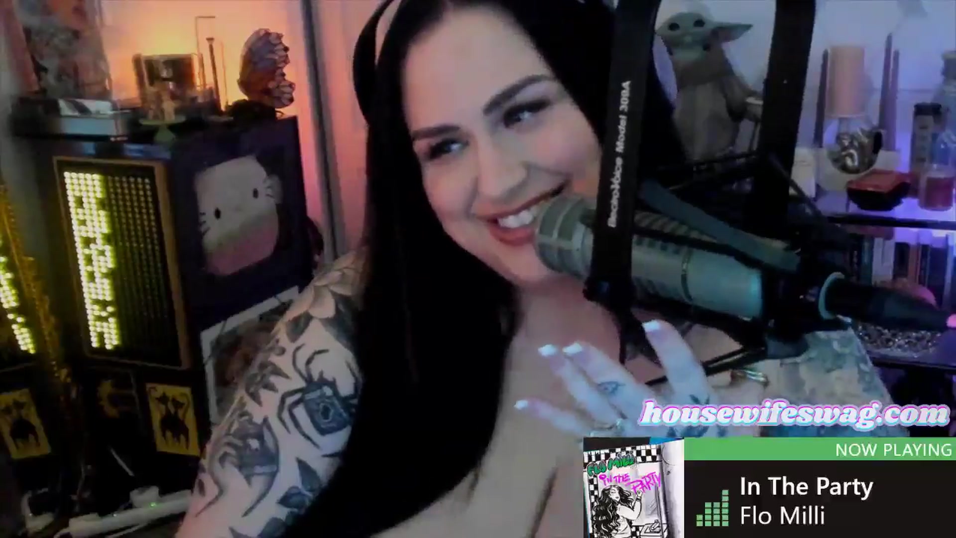 Gallery image thumbnail from taylor's myfreecams stream on, 05/18/2024, 02:25 image 2 of 20