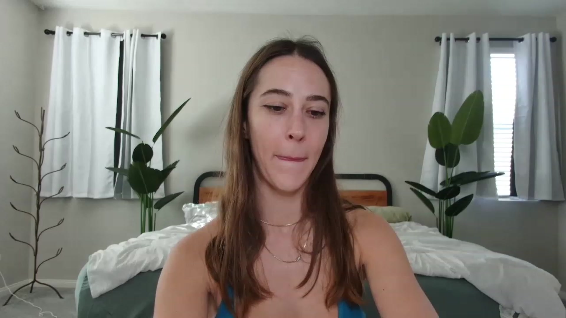 Gallery image thumbnail from tea_for_2's myfreecams stream on, 11/21/2022, 18:49 image 4 of 20