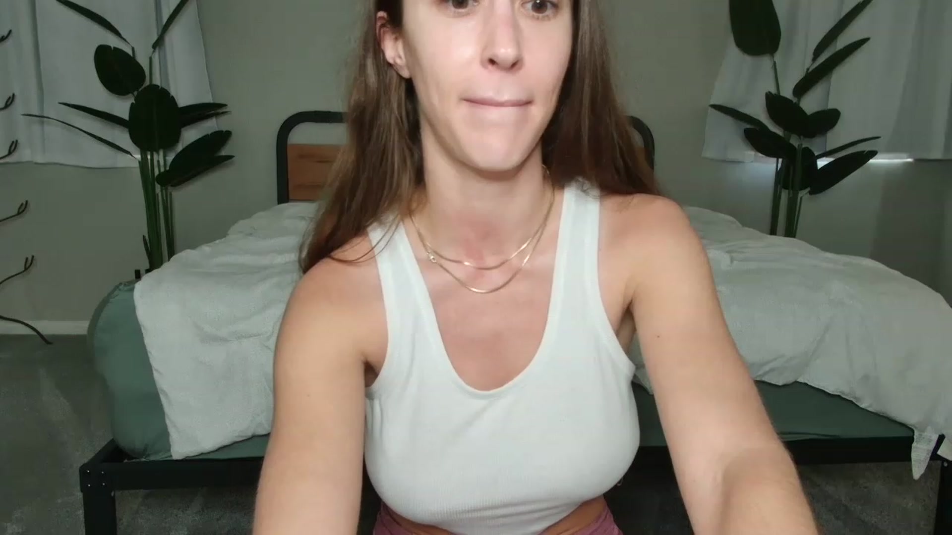 Gallery image thumbnail from tea_for_2's myfreecams stream on, 12/05/2022, 18:16 image 19 of 20