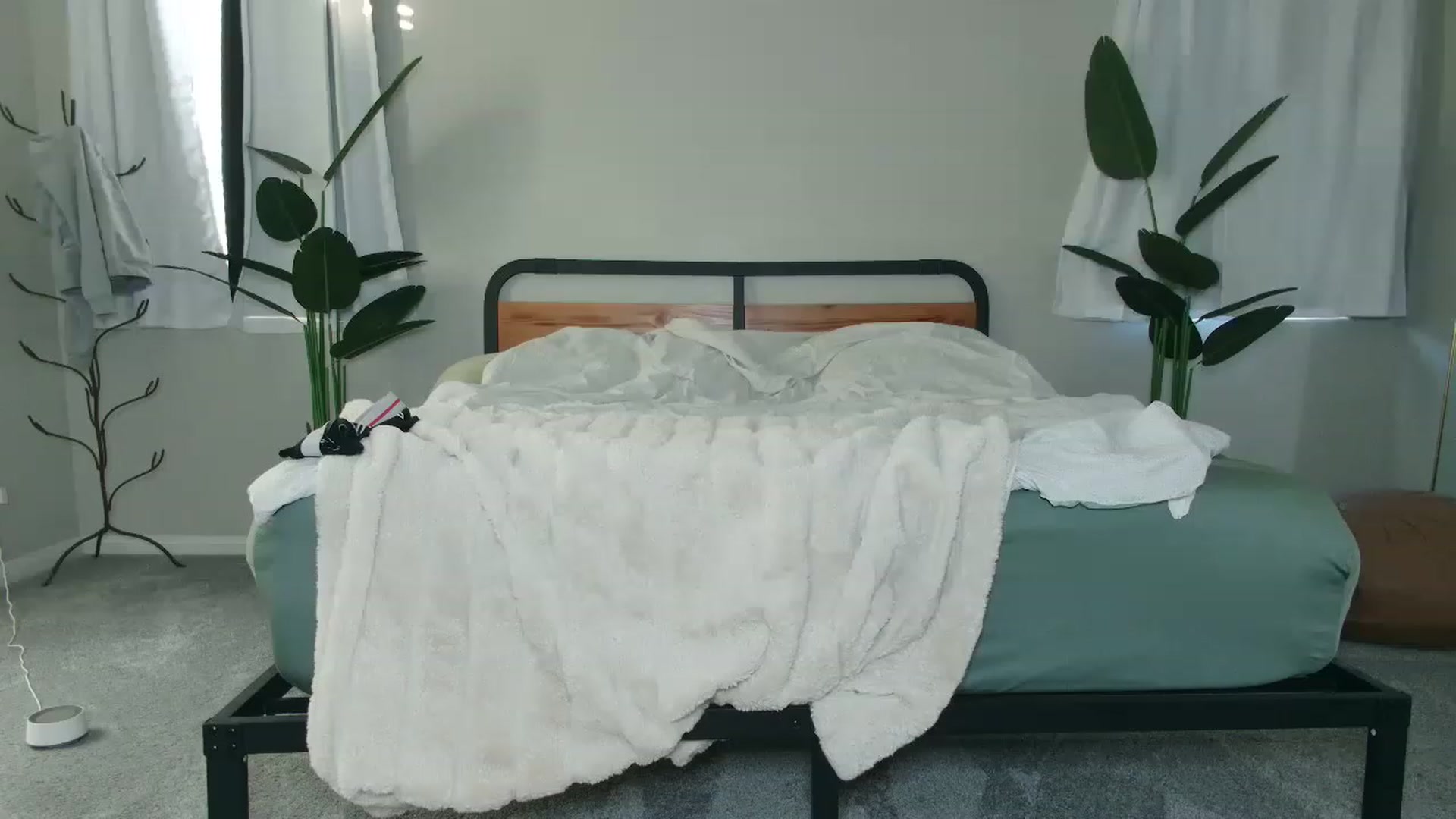 Gallery image thumbnail from tea_for_2's myfreecams stream on, 12/08/2022, 16:02 image 7 of 20