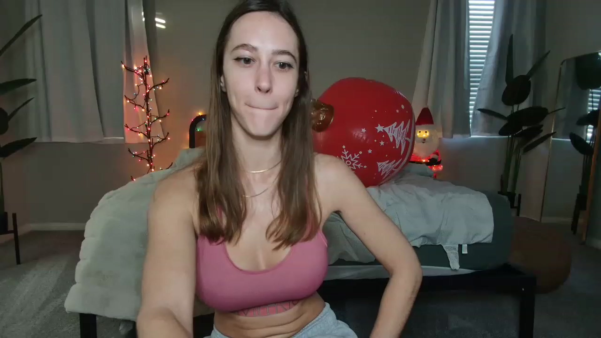 Gallery image thumbnail from tea_for_2's myfreecams stream on, 12/12/2022, 15:50 image 17 of 20