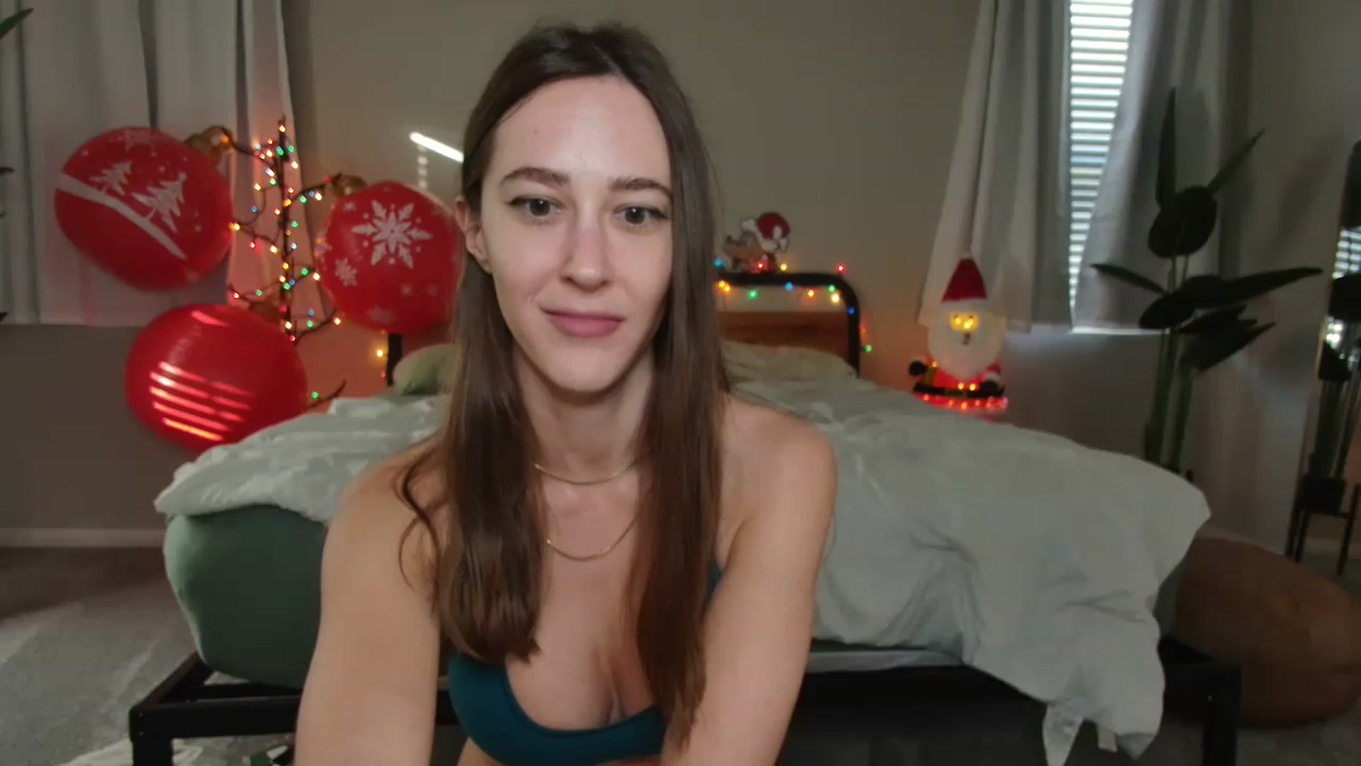 Gallery image thumbnail from tea_for_2's myfreecams stream on, 12/15/2022, 16:31 image 19 of 20