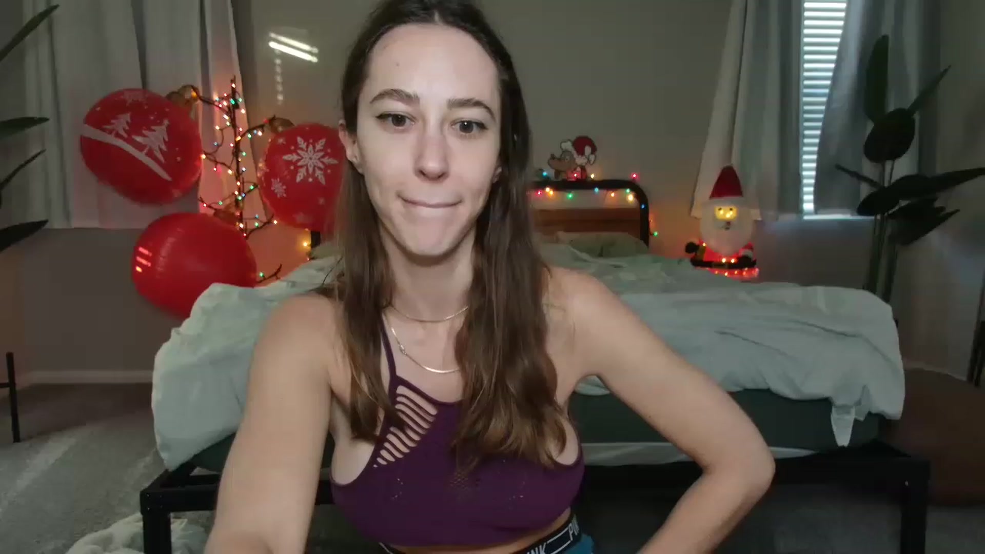 Gallery image thumbnail from tea_for_2's myfreecams stream on, 12/16/2022, 16:31 image 4 of 20