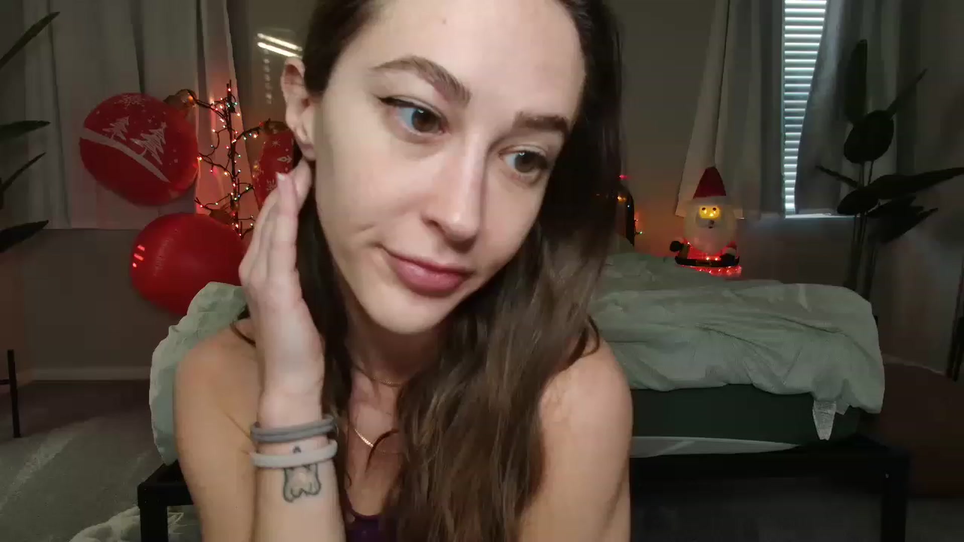 Gallery image thumbnail from tea_for_2's myfreecams stream on, 12/16/2022, 16:31 image 2 of 20
