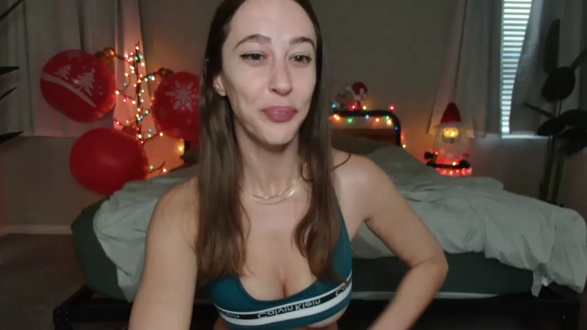Gallery image thumbnail from tea_for_2's myfreecams stream on, 12/21/2022, 16:02 image 8 of 20