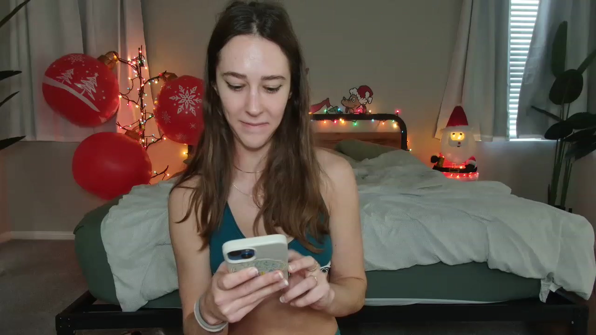 Gallery image thumbnail from tea_for_2's myfreecams stream on, 12/21/2022, 16:40 image 19 of 20
