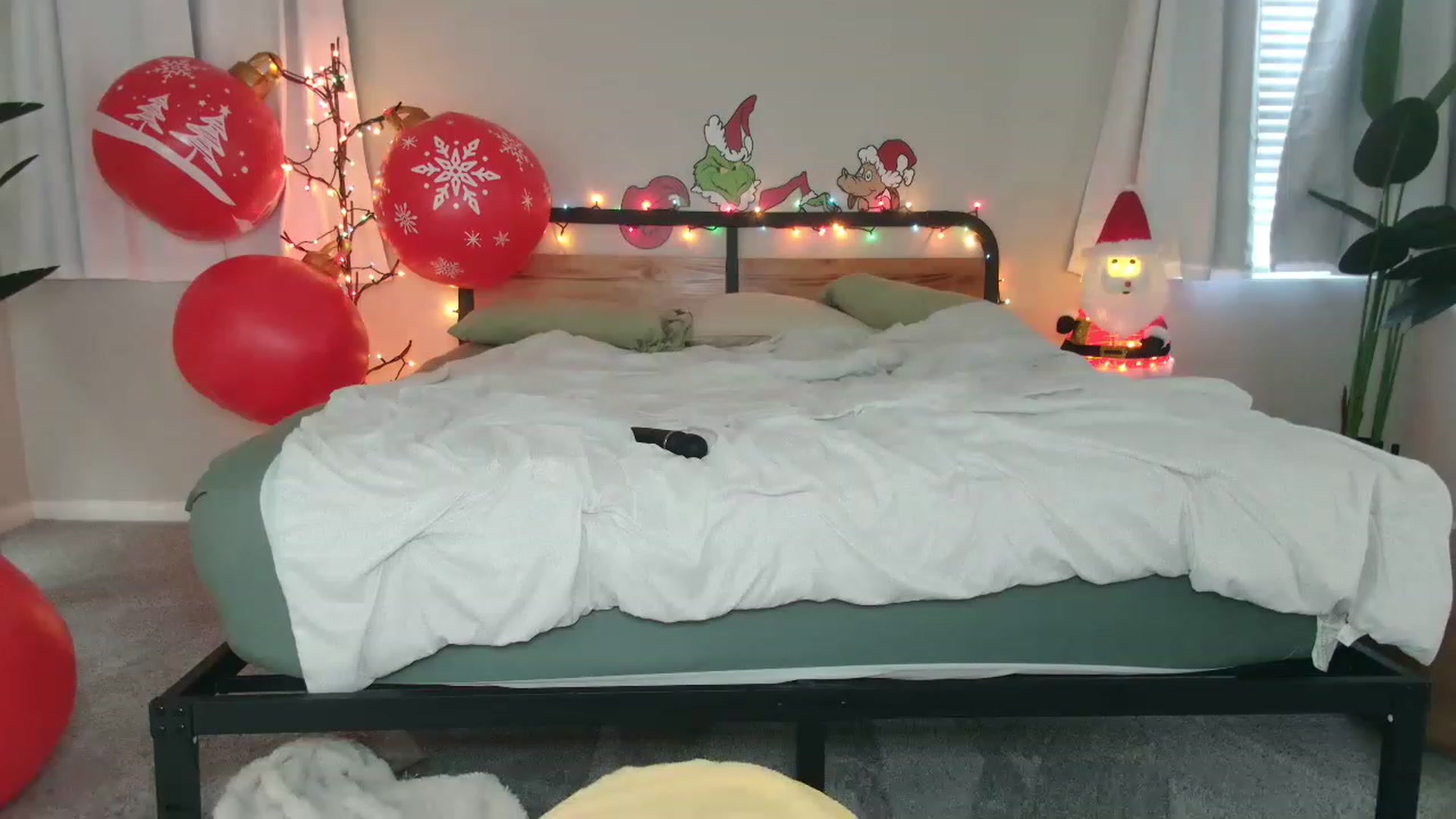 Gallery image thumbnail from tea_for_2's myfreecams stream on, 12/21/2022, 20:11 image 9 of 20