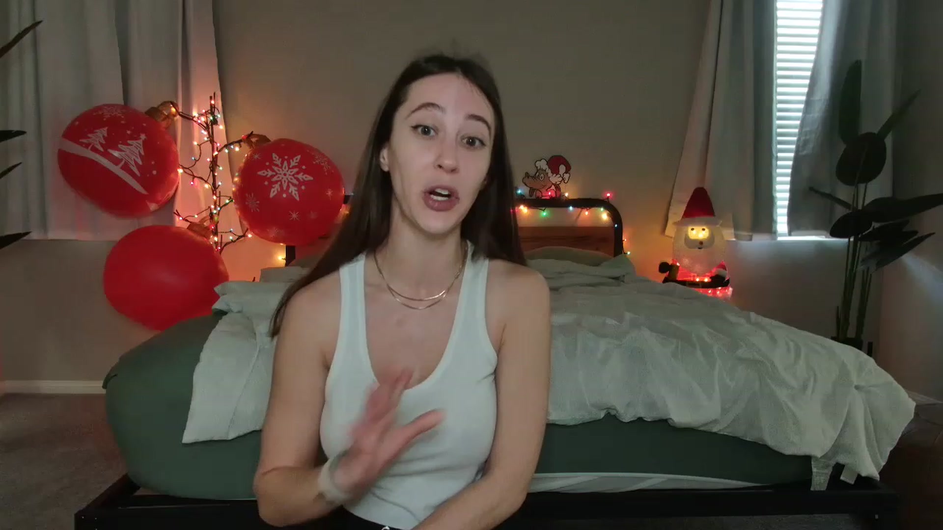 Gallery image thumbnail from tea_for_2's myfreecams stream on, 12/22/2022, 16:07 image 6 of 20