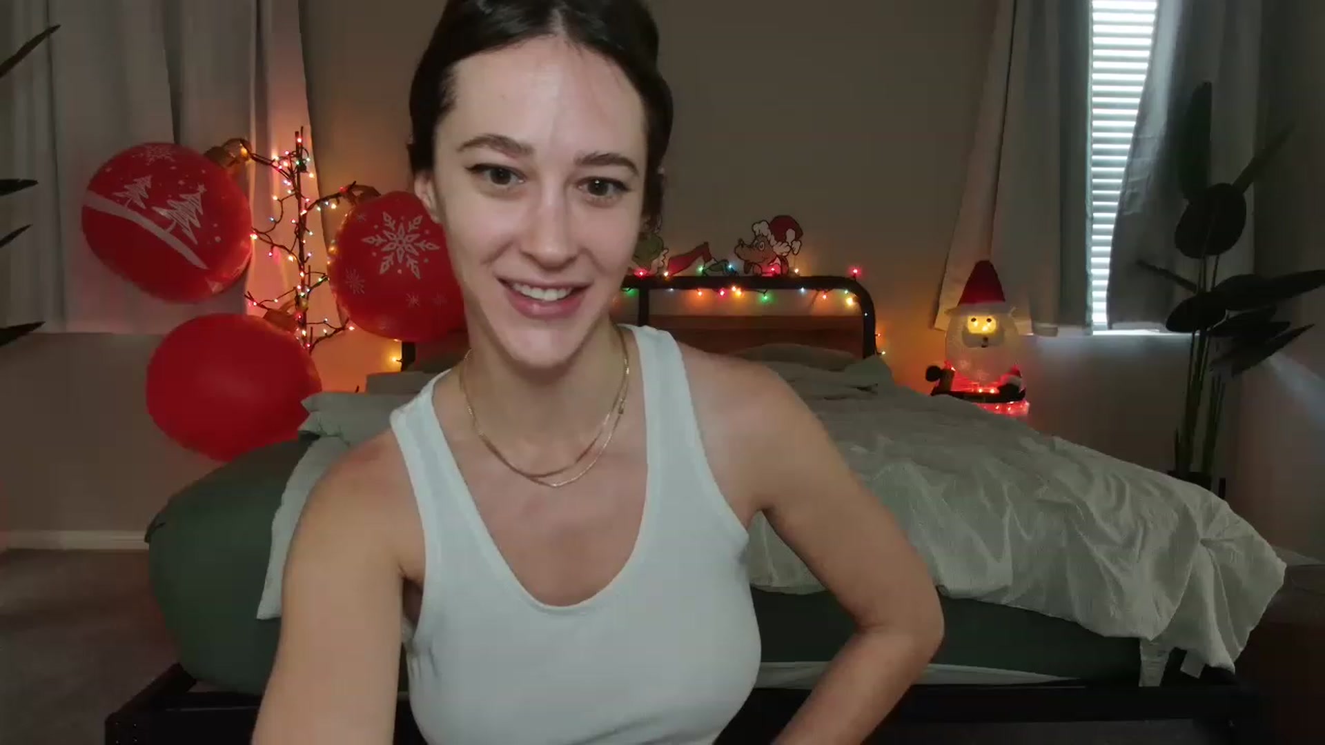 Gallery image thumbnail from tea_for_2's myfreecams stream on, 12/22/2022, 16:07 image 16 of 20
