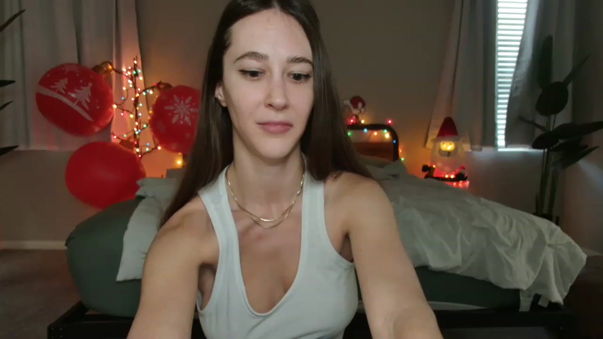 Gallery image thumbnail from tea_for_2's myfreecams stream on, 12/22/2022, 16:07 image 4 of 20