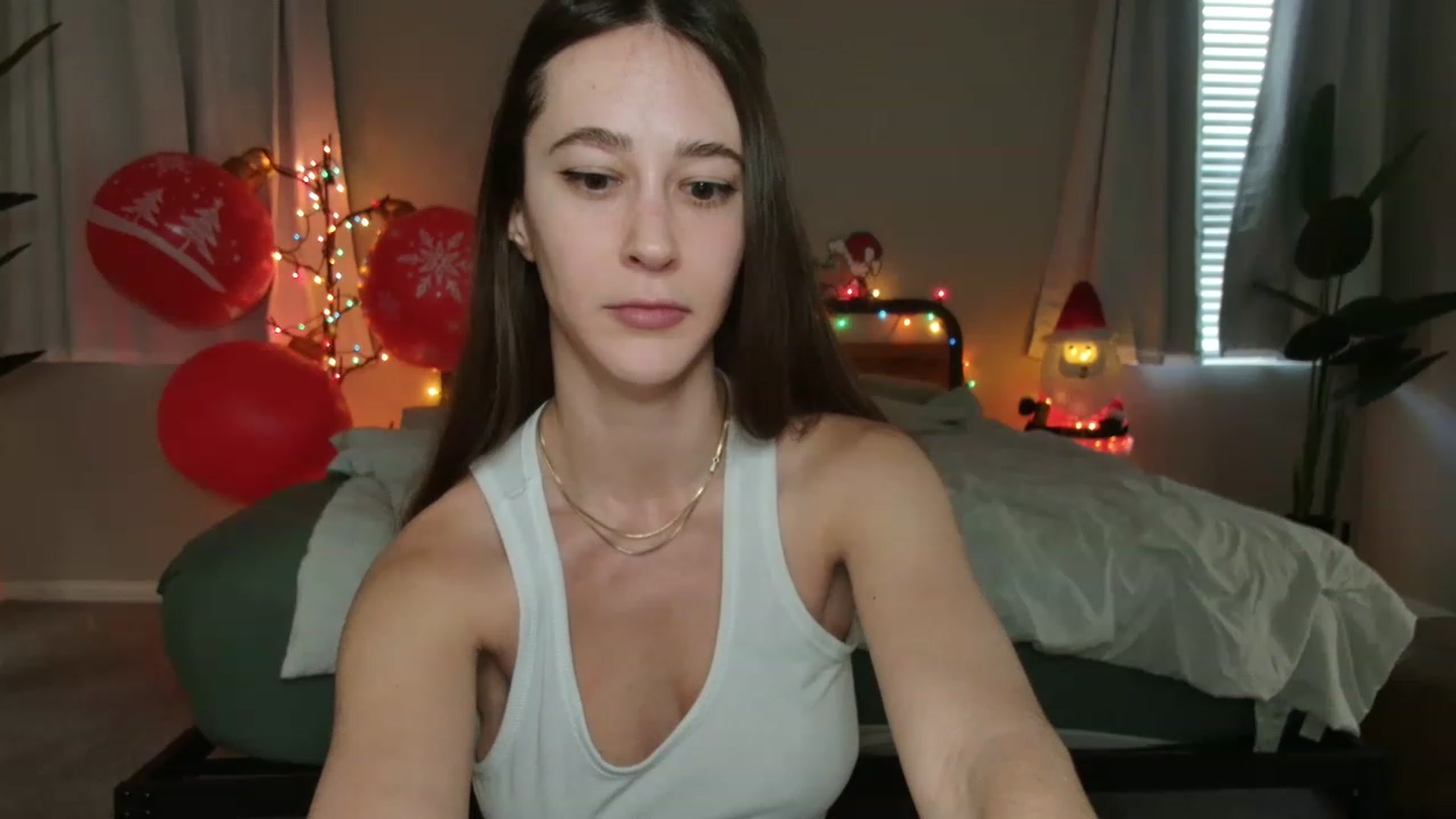 Gallery image thumbnail from tea_for_2's myfreecams stream on, 12/22/2022, 16:07 image 3 of 20