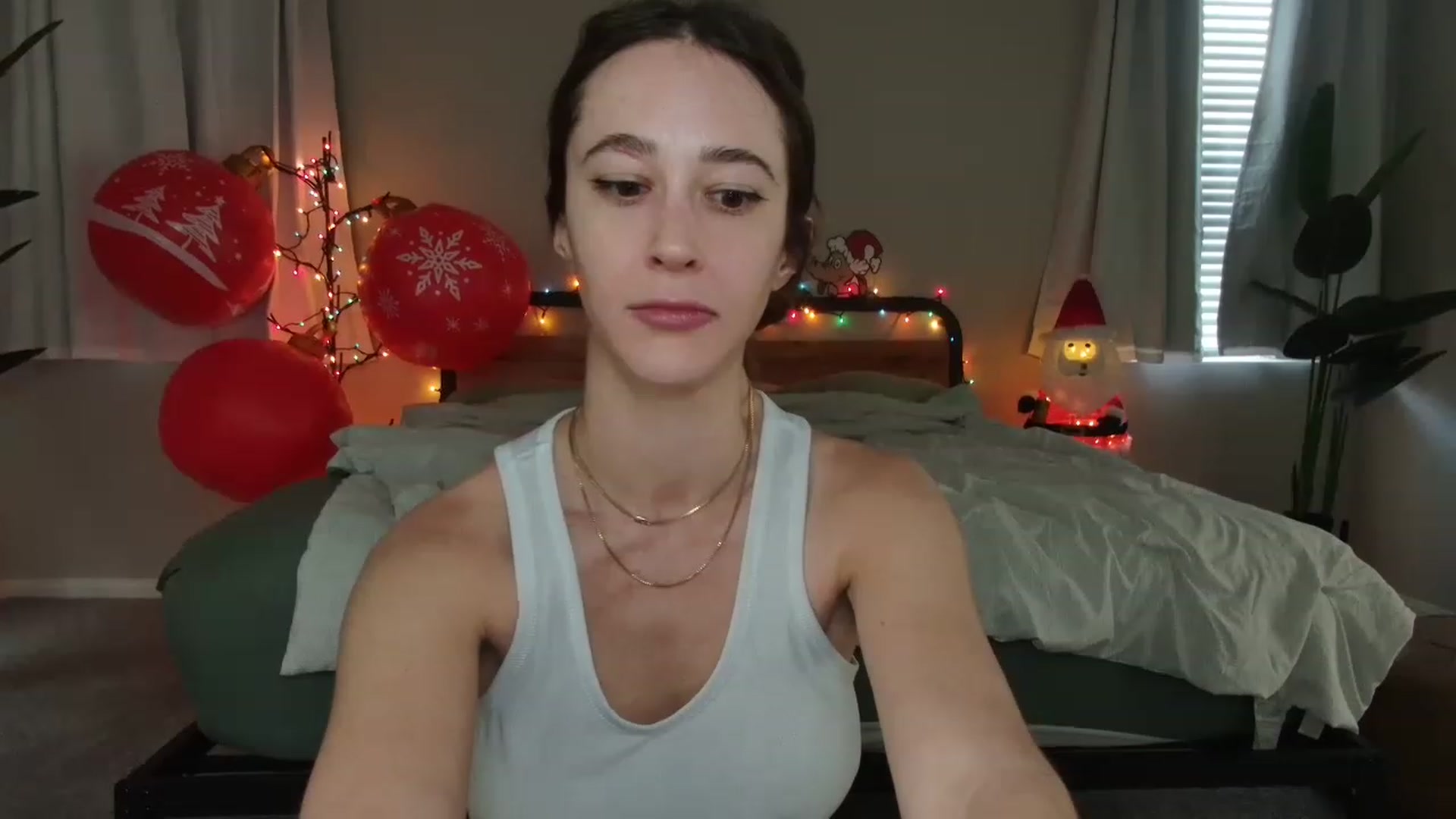 Gallery image thumbnail from tea_for_2's myfreecams stream on, 12/22/2022, 17:32 image 6 of 20
